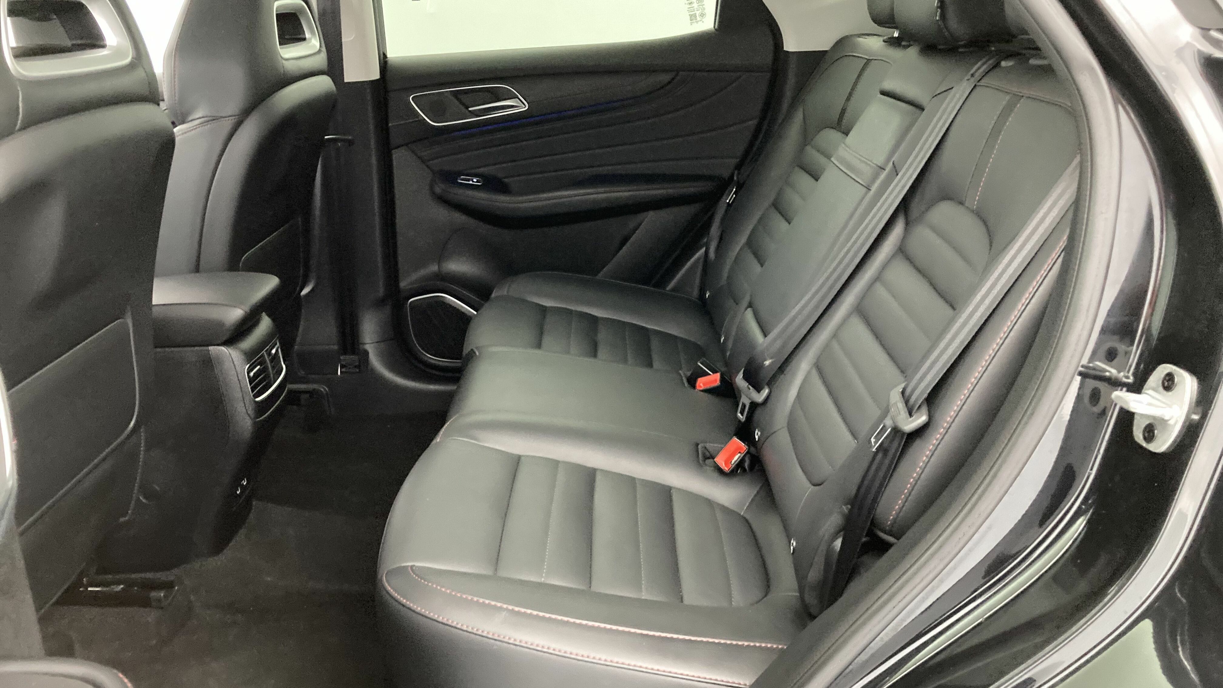 mg hs luxury 1.5 T-GDI 162 AT 2023 pebble black - pbc 22