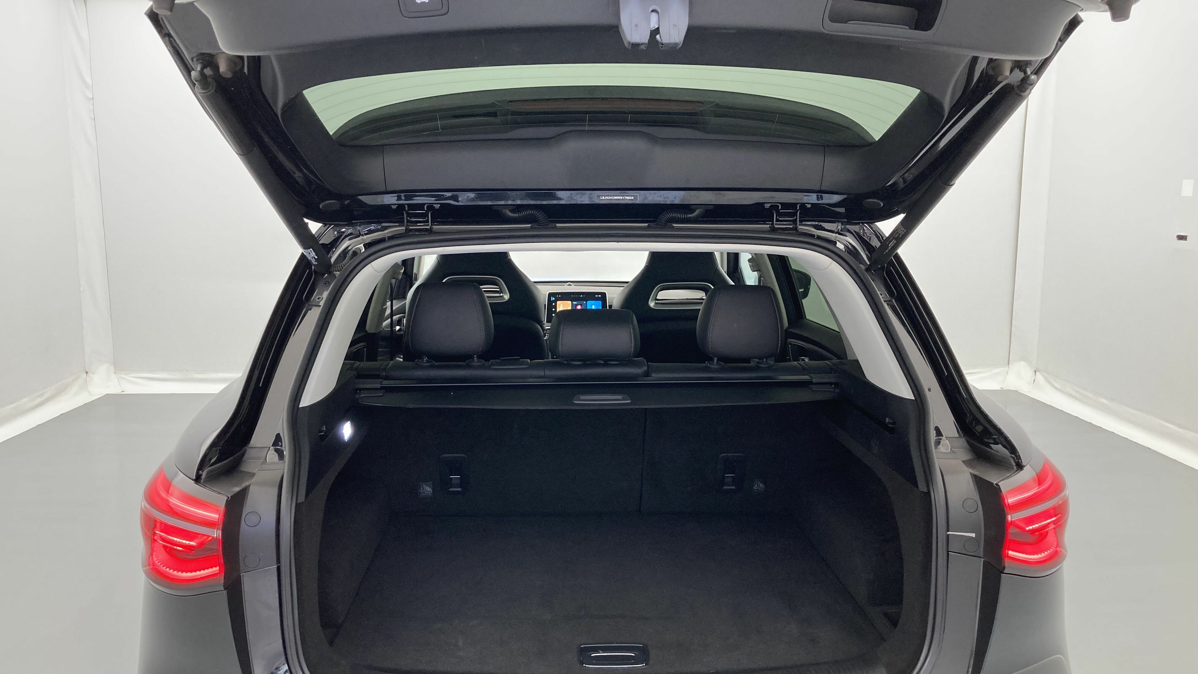 mg hs luxury 1.5 T-GDI 162 AT 2023 pebble black - pbc 25