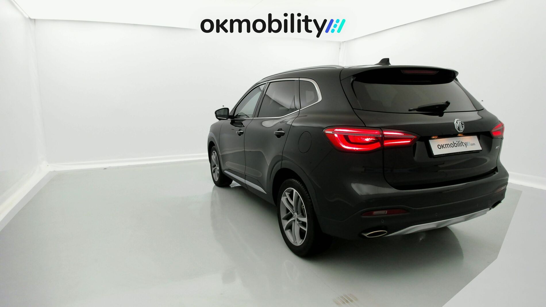 mg hs luxury 1.5 T-GDI 162 AT 2023 pebble black - pbc 10