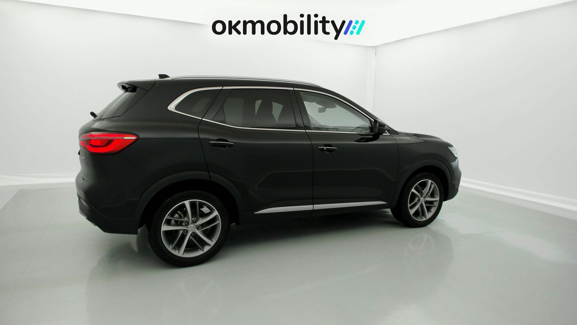 mg hs luxury 1.5 T-GDI 162 AT 2023 pebble black - pbc 13