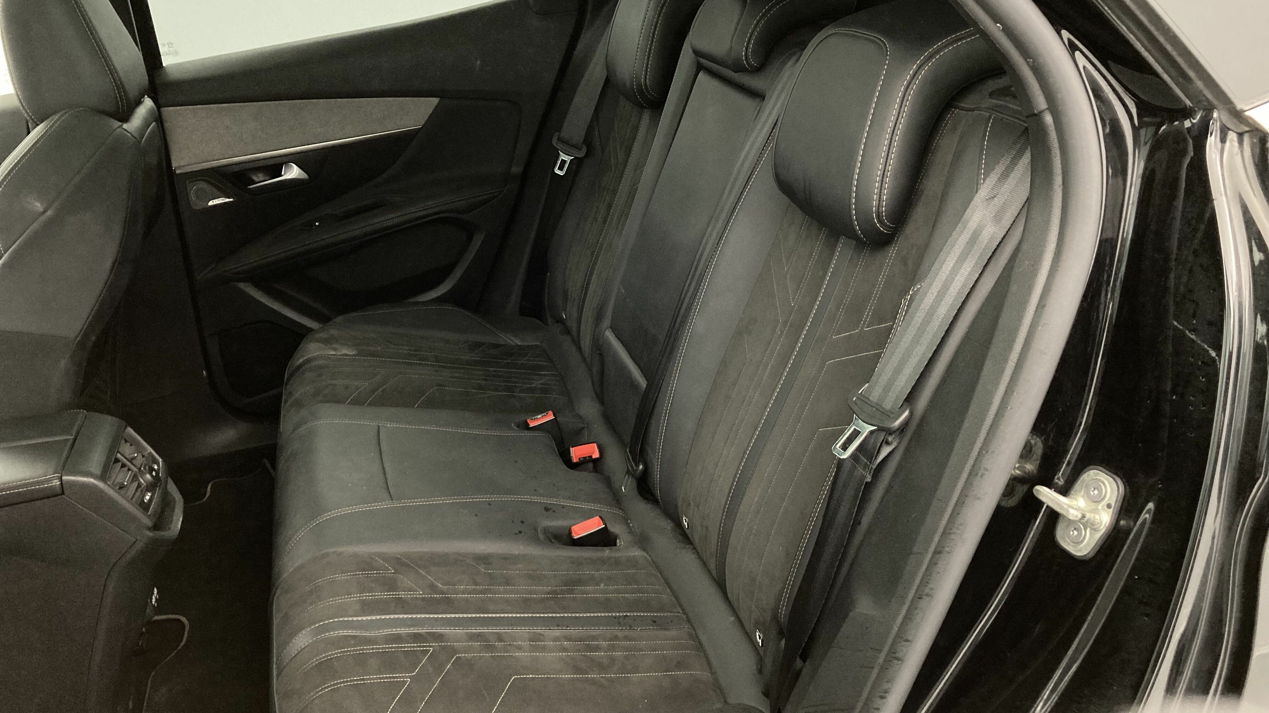 peugeot 3008 gt pack 1.6 HYBRID 300 EAT PHEV 2022 negro perla nera 20