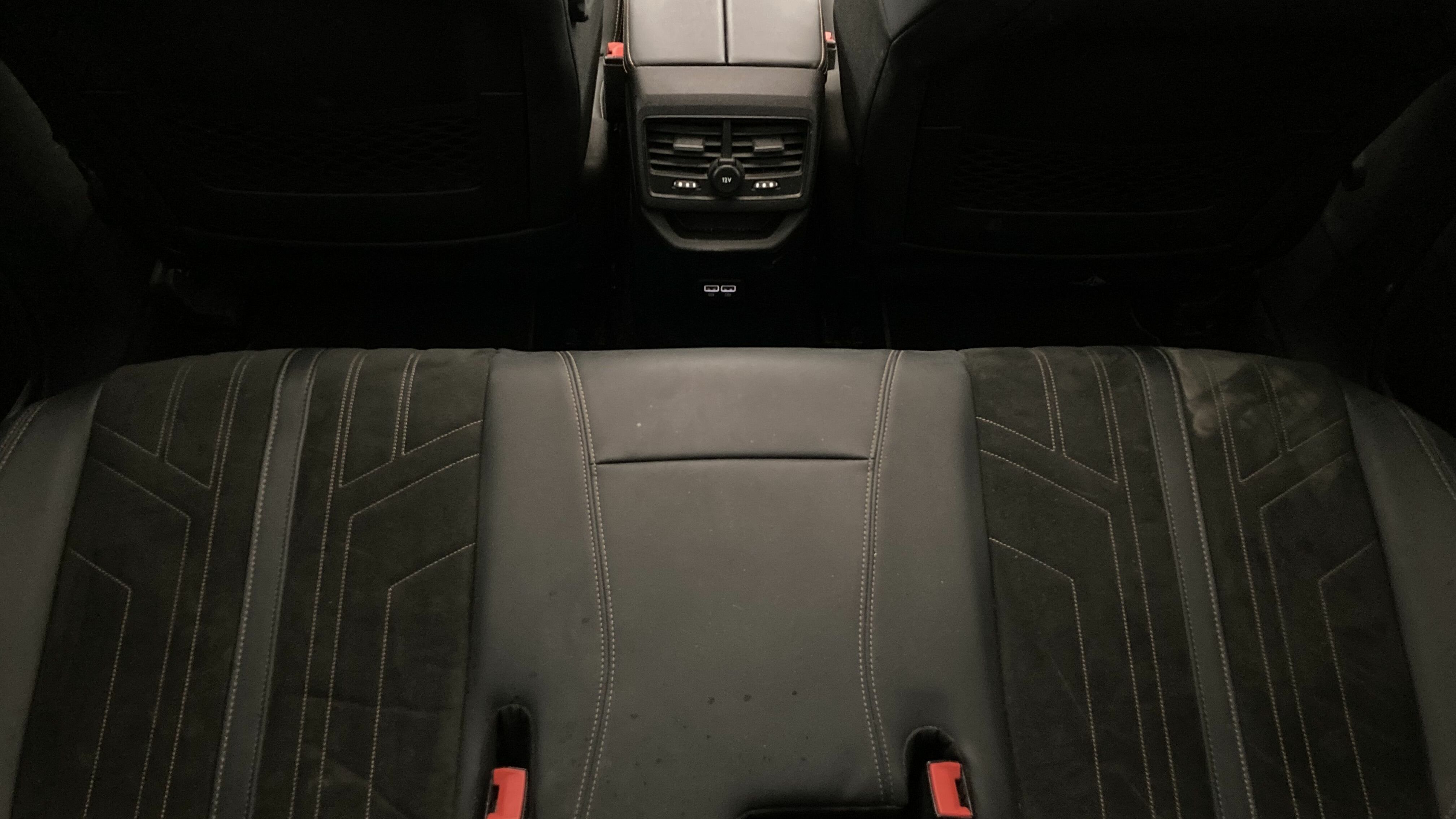 peugeot 3008 gt pack 1.6 HYBRID 300 EAT PHEV 2022 negro perla nera 21