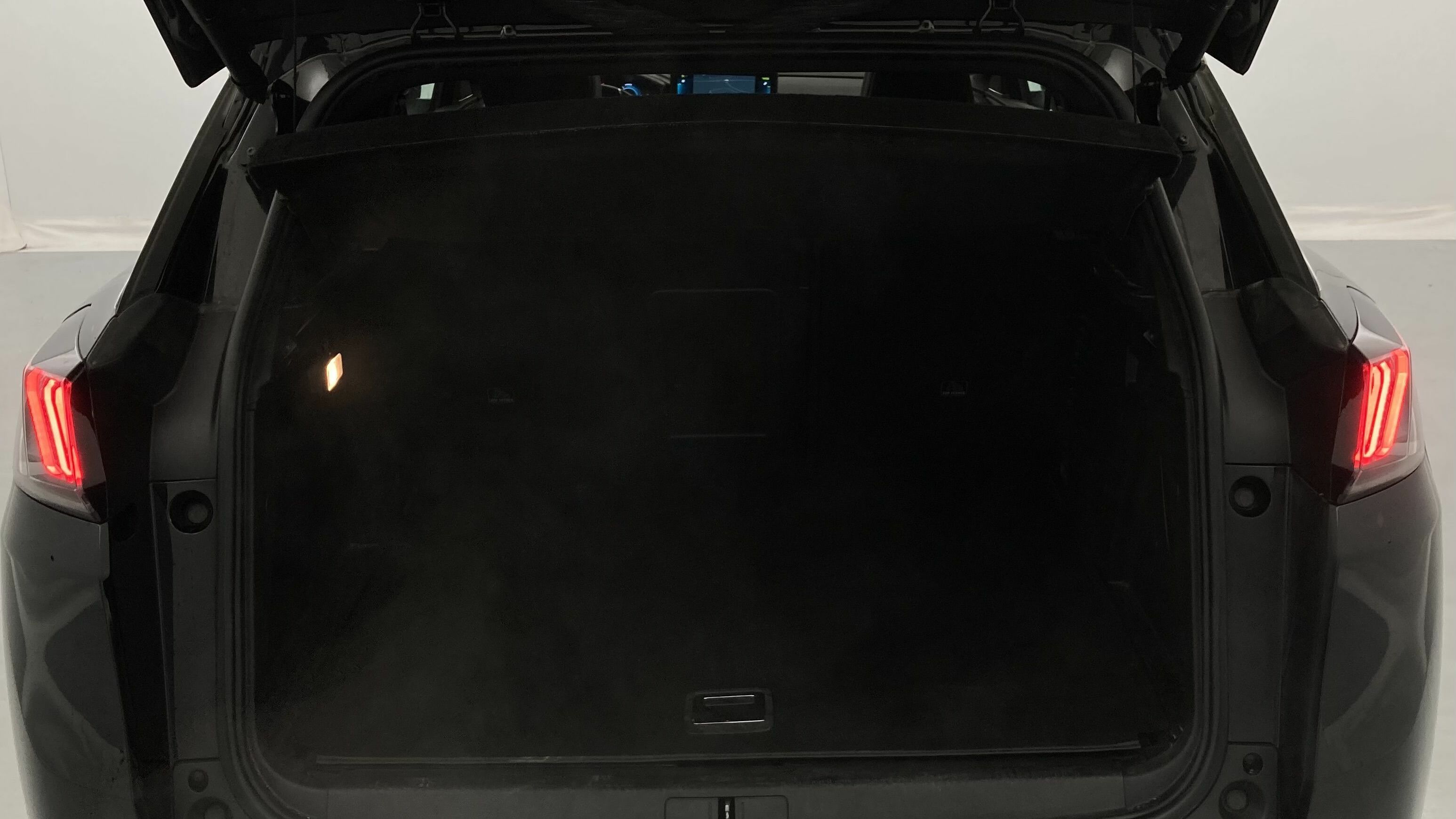 peugeot 3008 gt pack 1.6 HYBRID 300 EAT PHEV 2022 negro perla nera 23