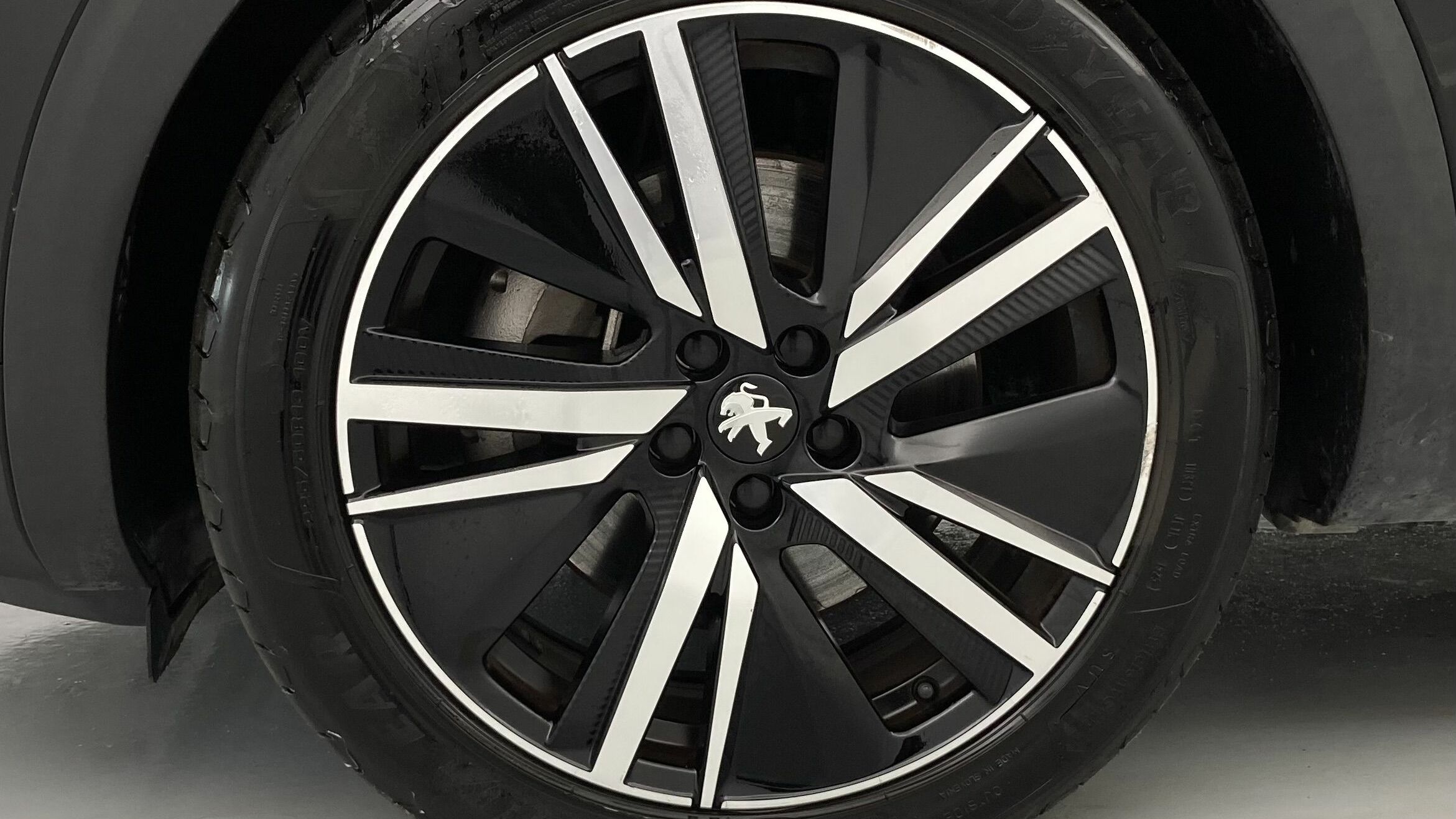 peugeot 3008 gt pack 1.6 HYBRID 300 EAT PHEV 2022 negro perla nera 26