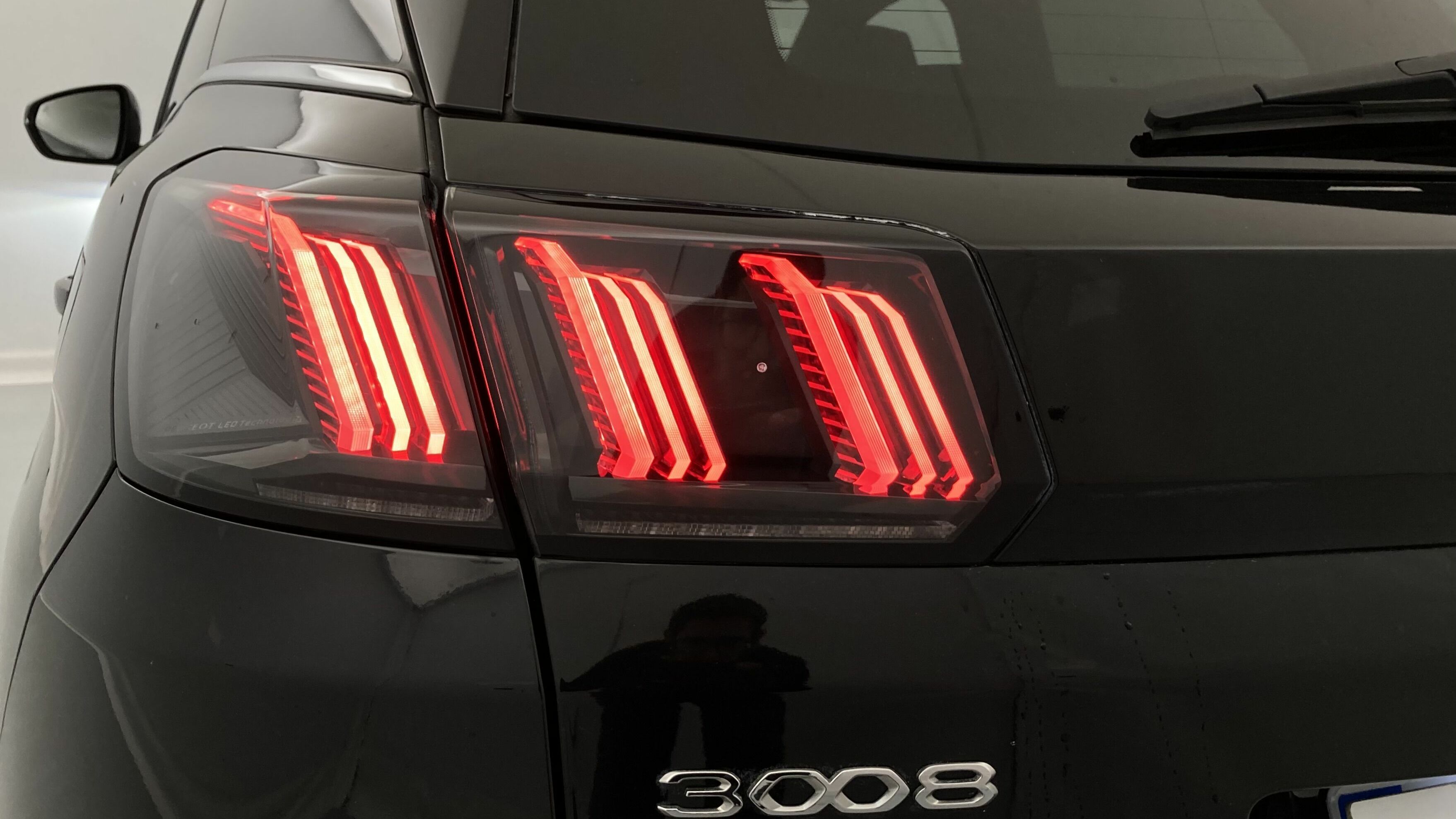 peugeot 3008 gt pack 1.6 HYBRID 300 EAT PHEV 2022 negro perla nera 29