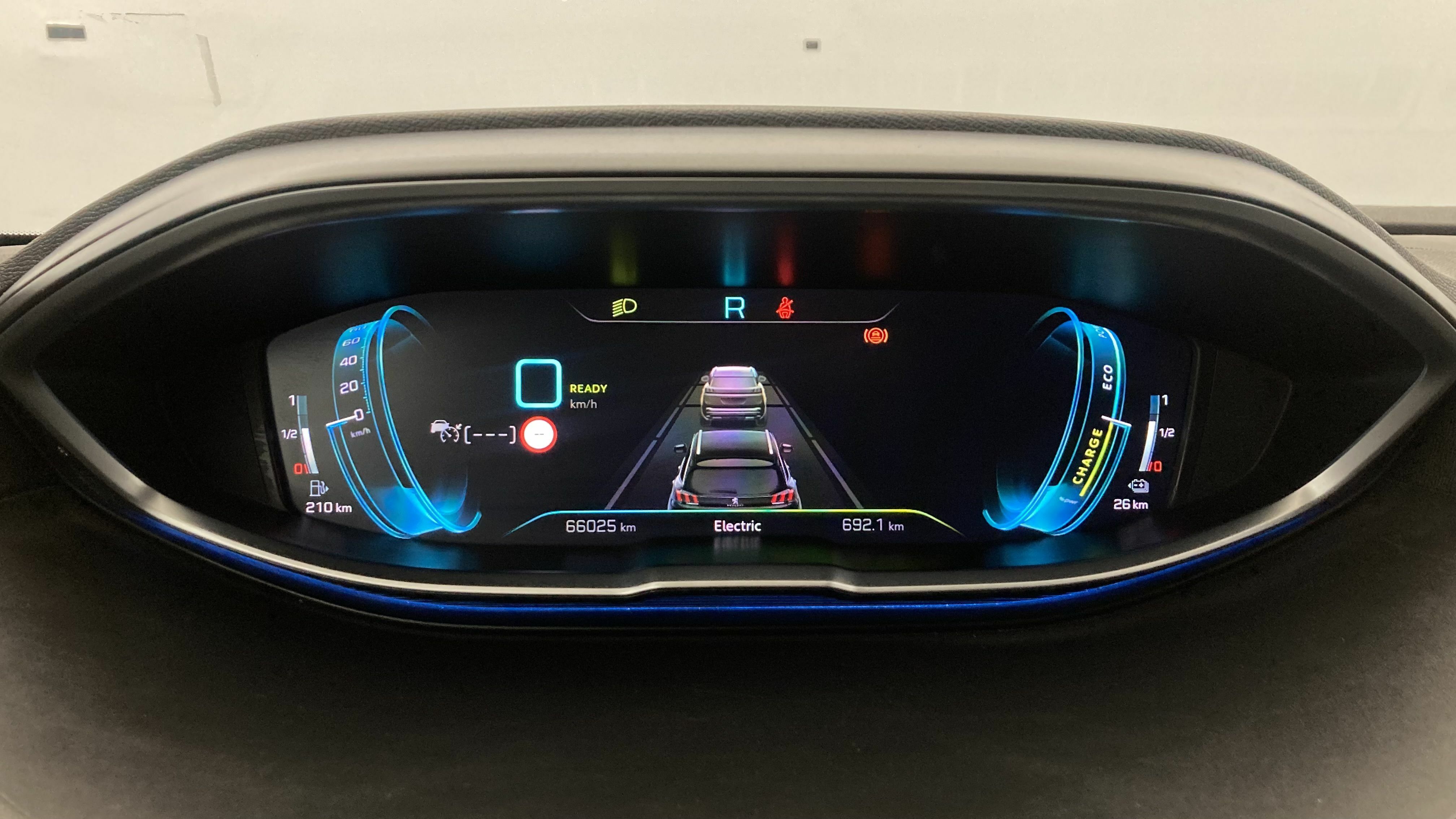 peugeot 3008 gt pack 1.6 HYBRID 300 EAT PHEV 2022 negro perla nera 17