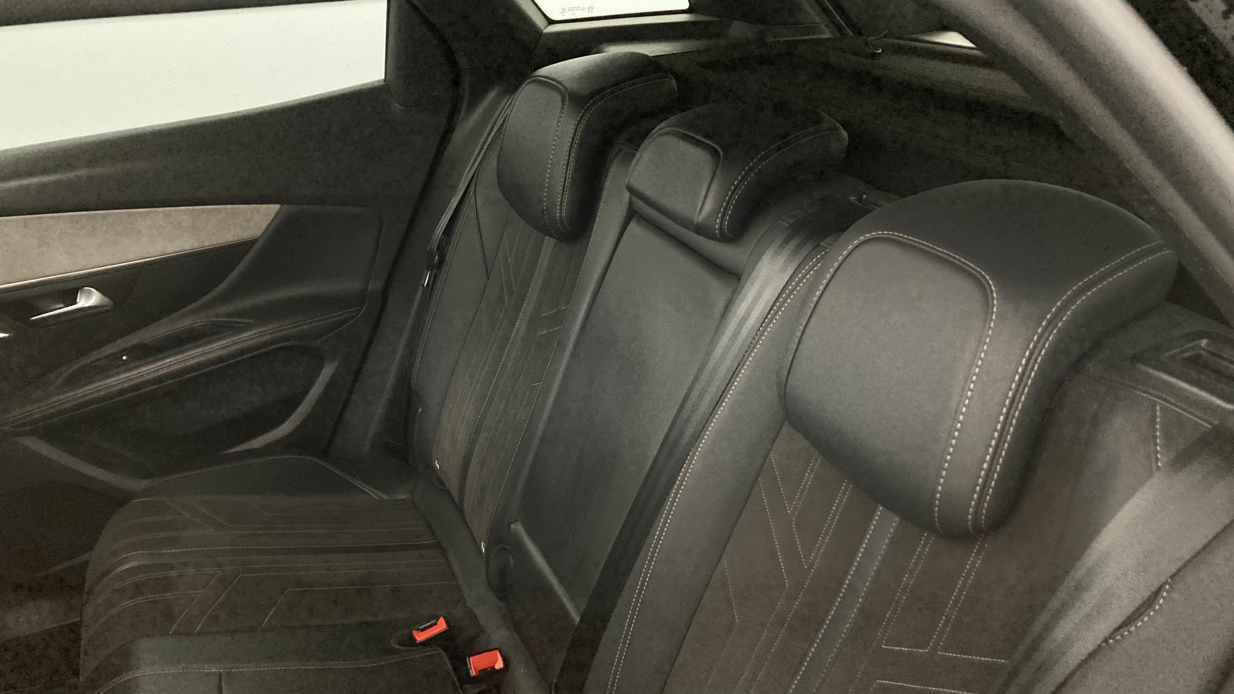 peugeot 3008 gt pack 1.6 HYBRID 300 EAT PHEV 2022 negro perla nera 20