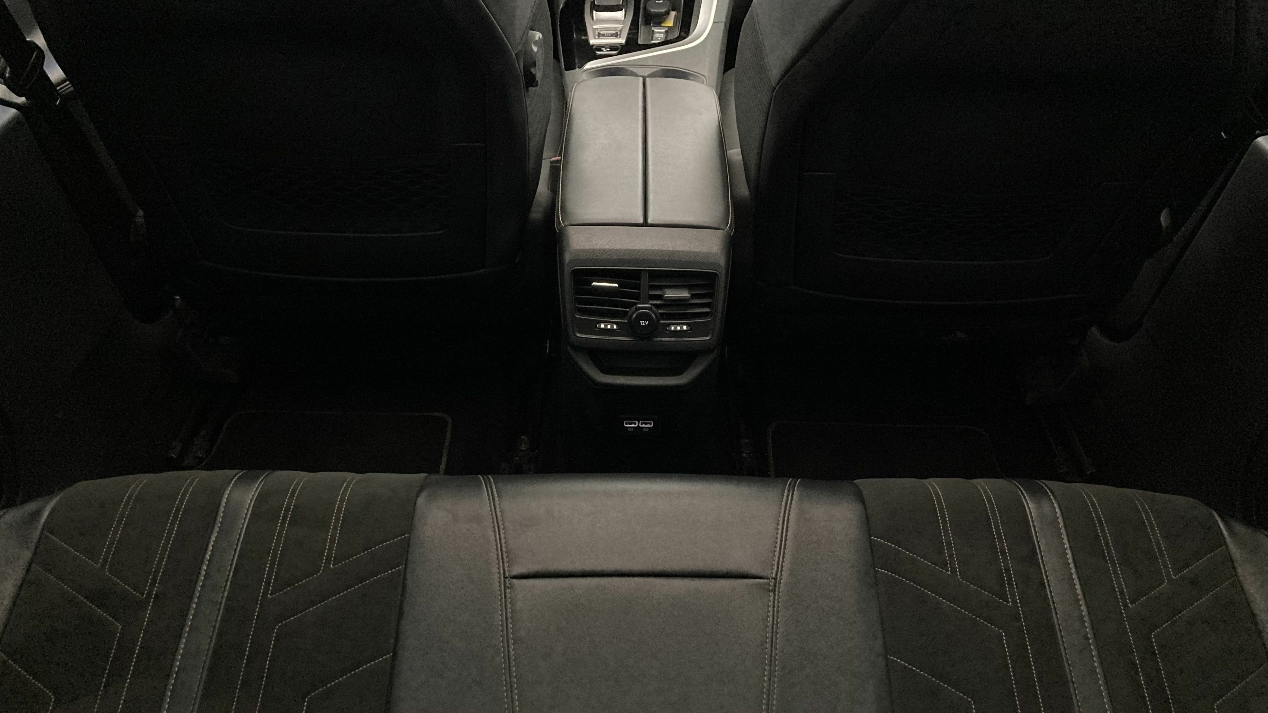 peugeot 3008 gt pack 1.6 HYBRID 300 EAT PHEV 2022 negro perla nera 21