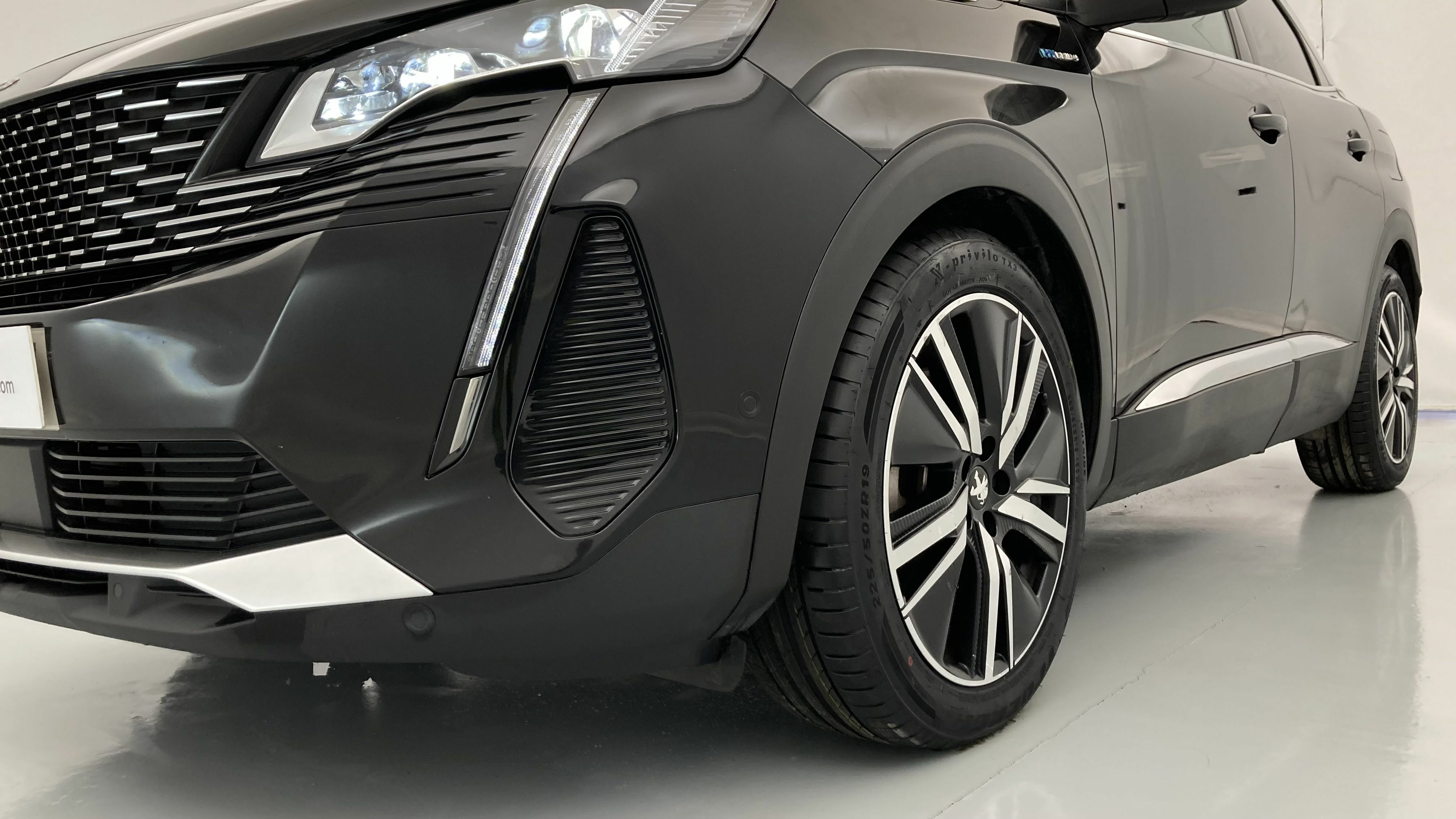 peugeot 3008 gt pack 1.6 HYBRID 300 EAT PHEV 2022 negro perla nera 25