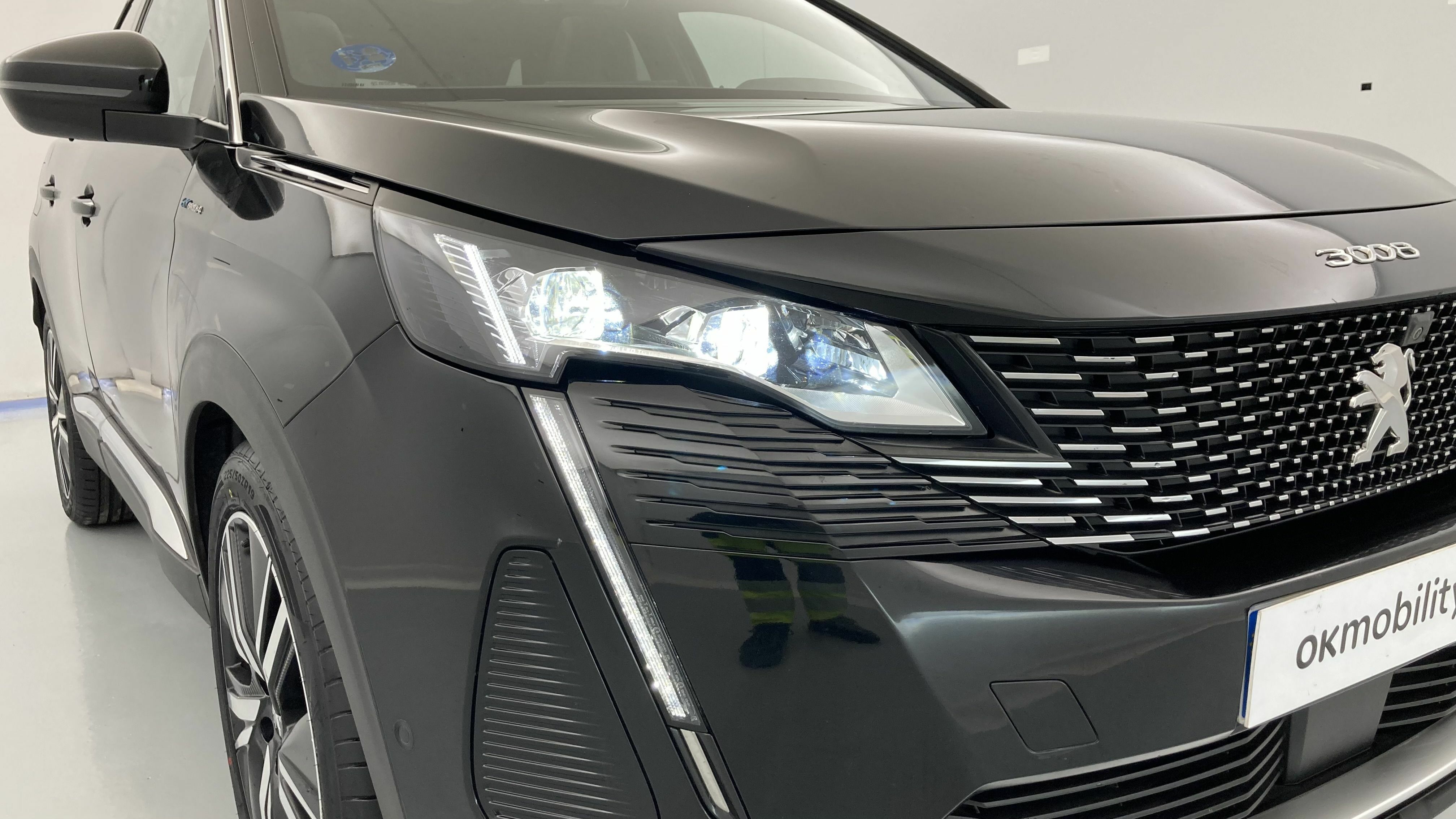 peugeot 3008 gt pack 1.6 HYBRID 300 EAT PHEV 2022 negro perla nera 28