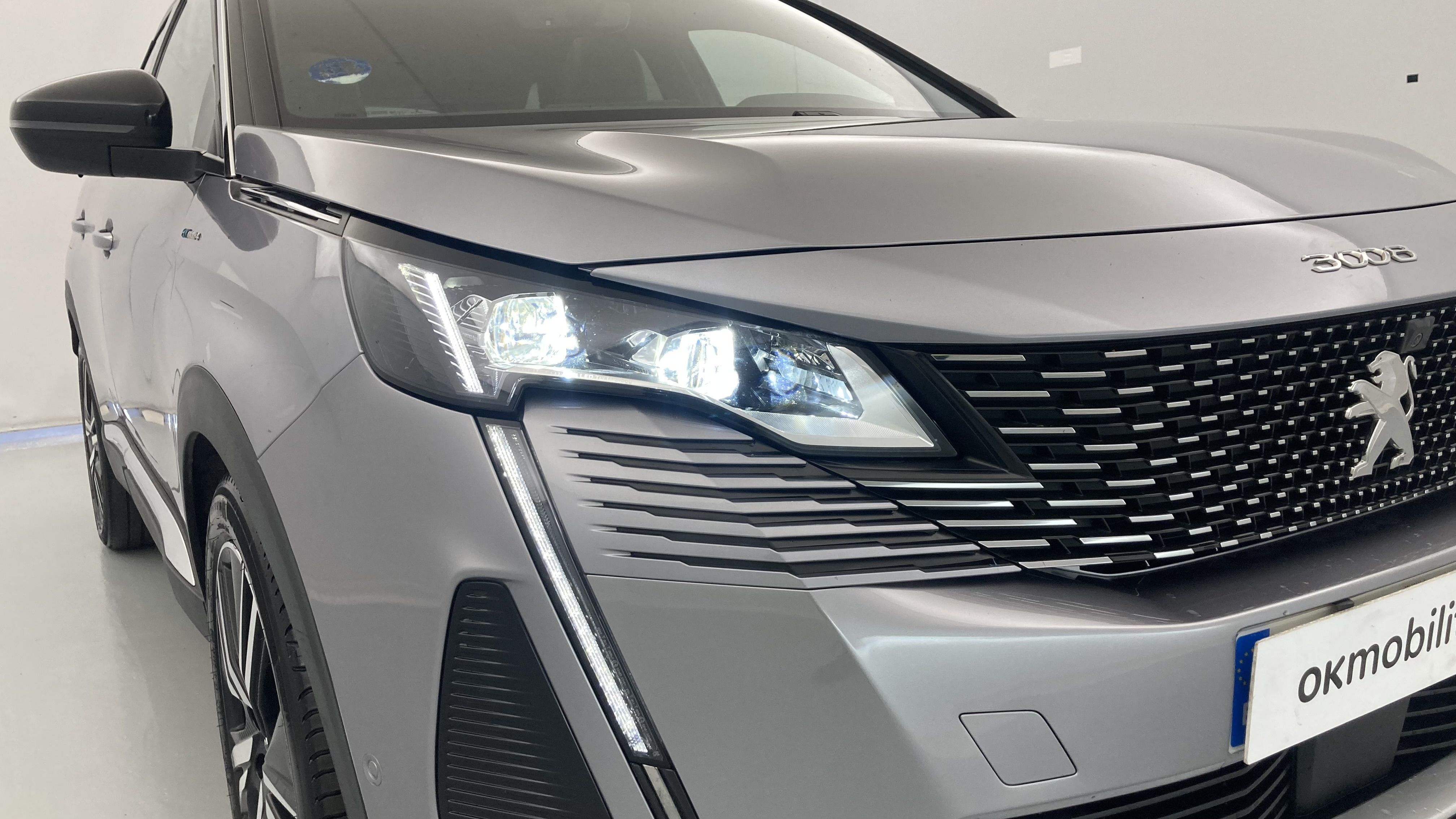 peugeot 3008 gt pack 1.6 HYBRID 300 EAT PHEV 2022 gris artense / negro 14