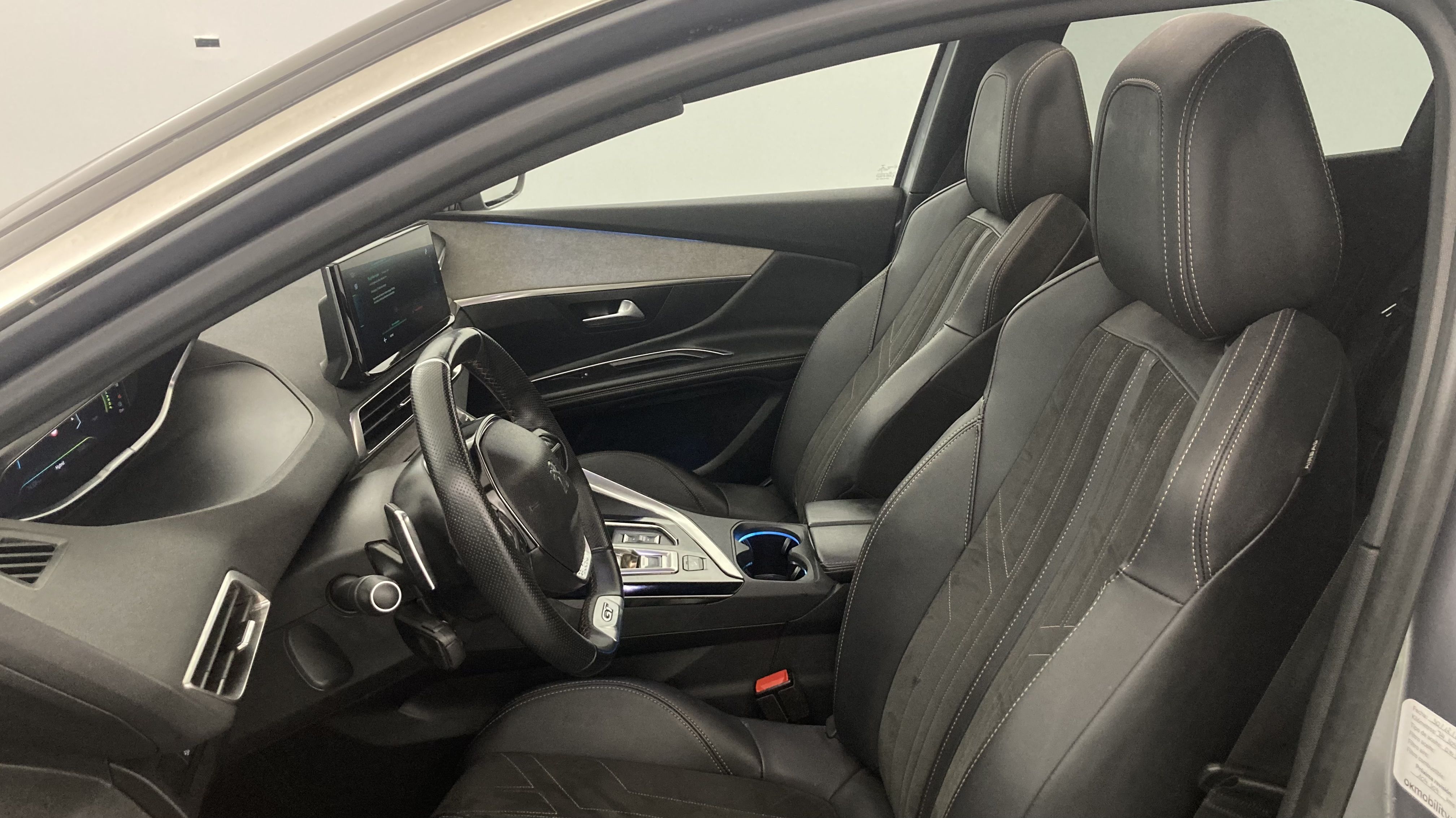 peugeot 3008 gt pack 1.6 HYBRID 300 EAT PHEV 2022 gris artense / negro 17