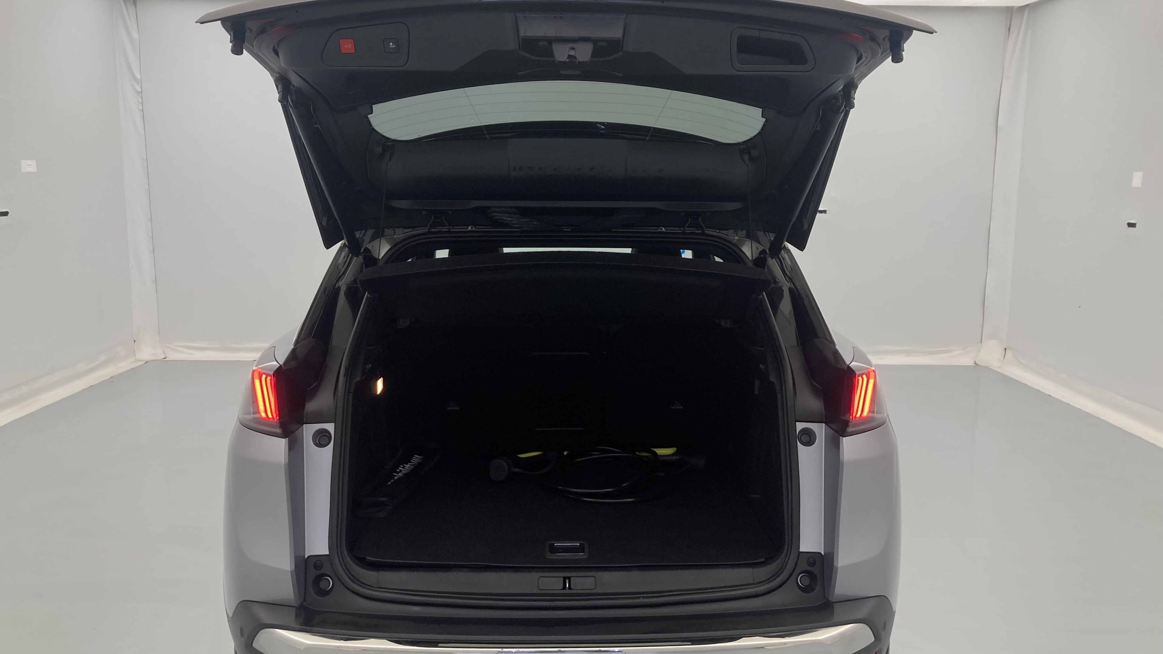 peugeot 3008 gt pack 1.6 HYBRID 300 EAT PHEV 2022 gris artense / negro 22