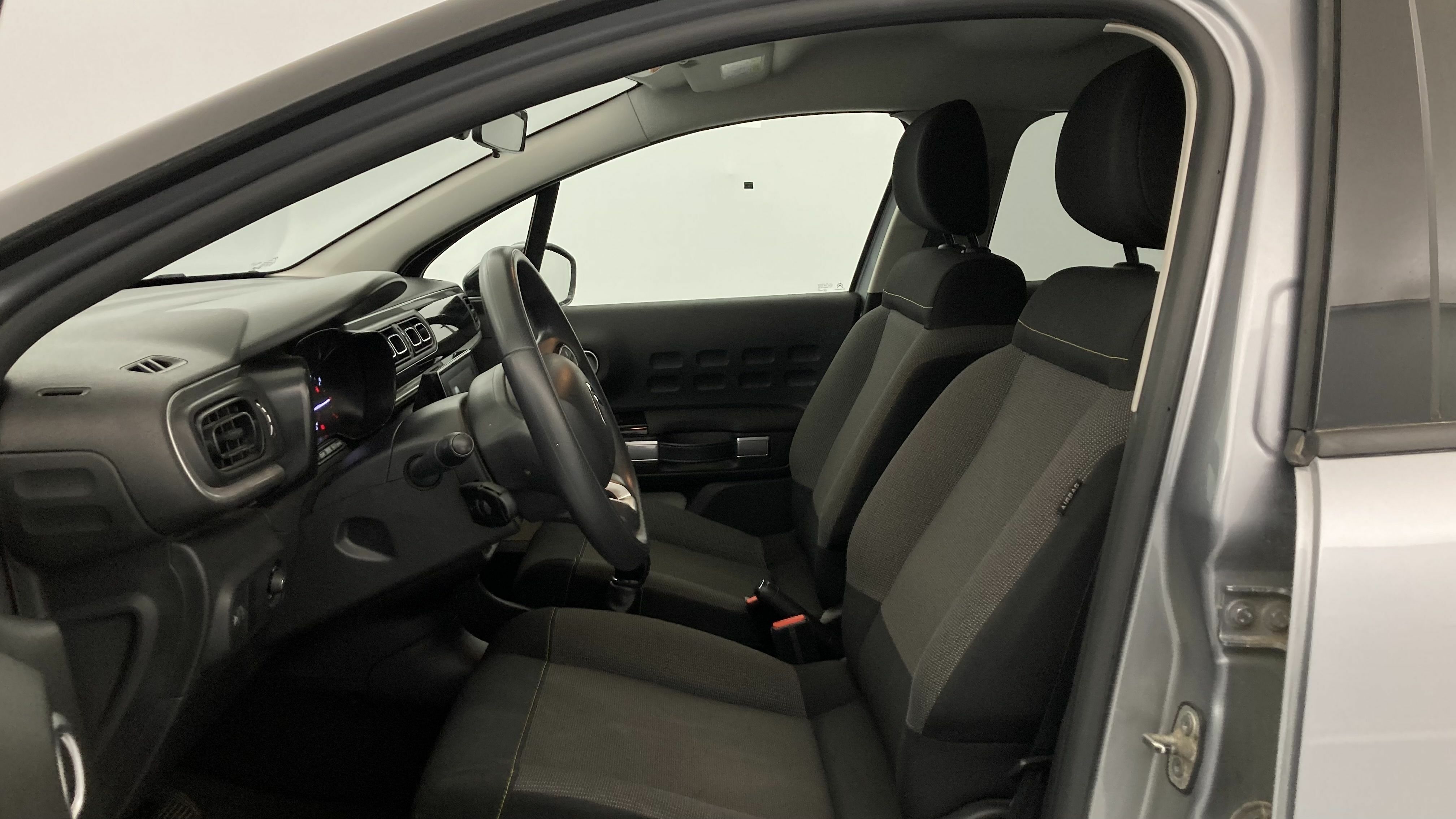 citroen c3 shine 1.2 PURETECH 83 2023 gris acero / negro 14