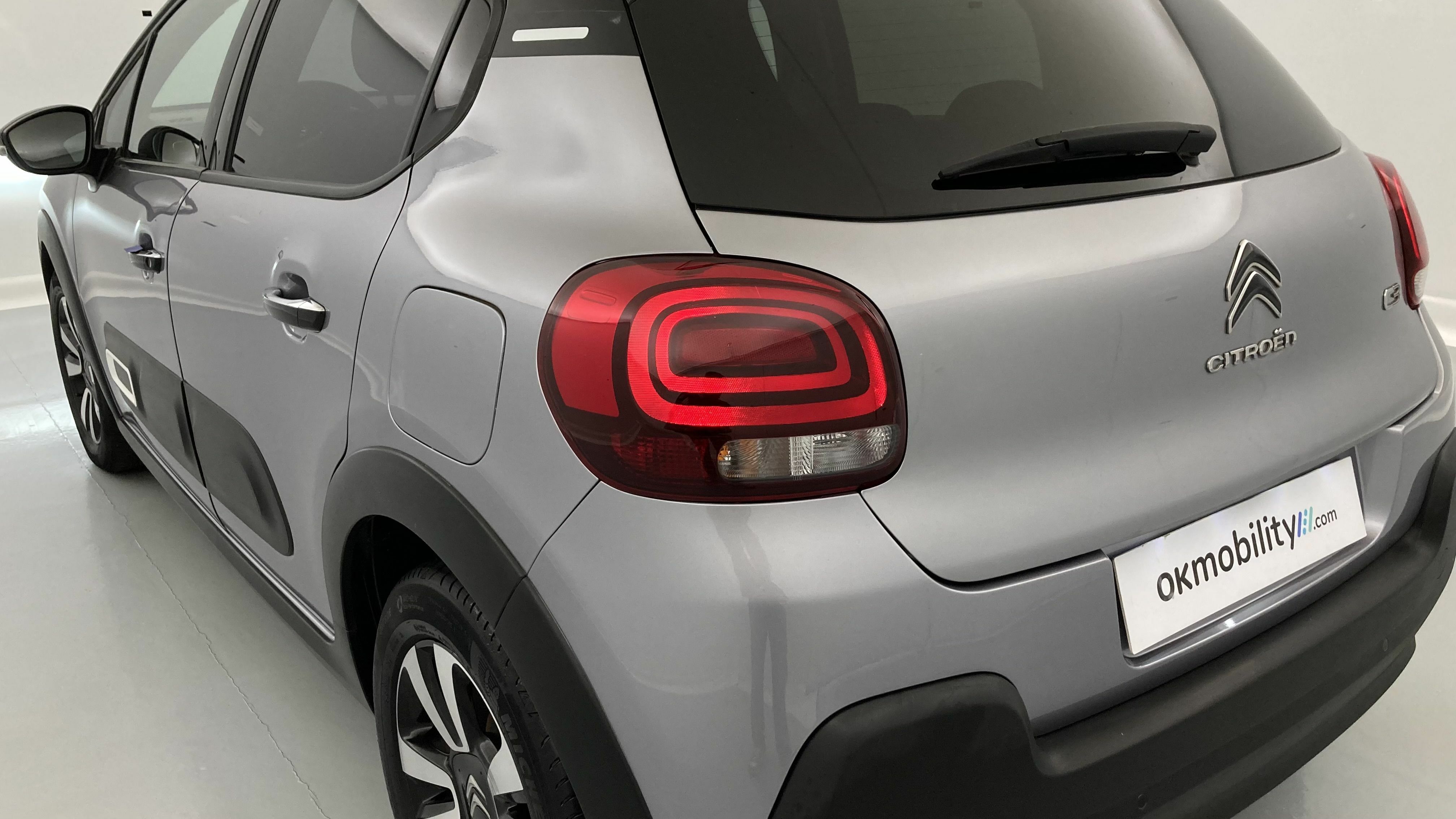 citroen c3 shine 1.2 PURETECH 83 2023 gris acero / negro 30