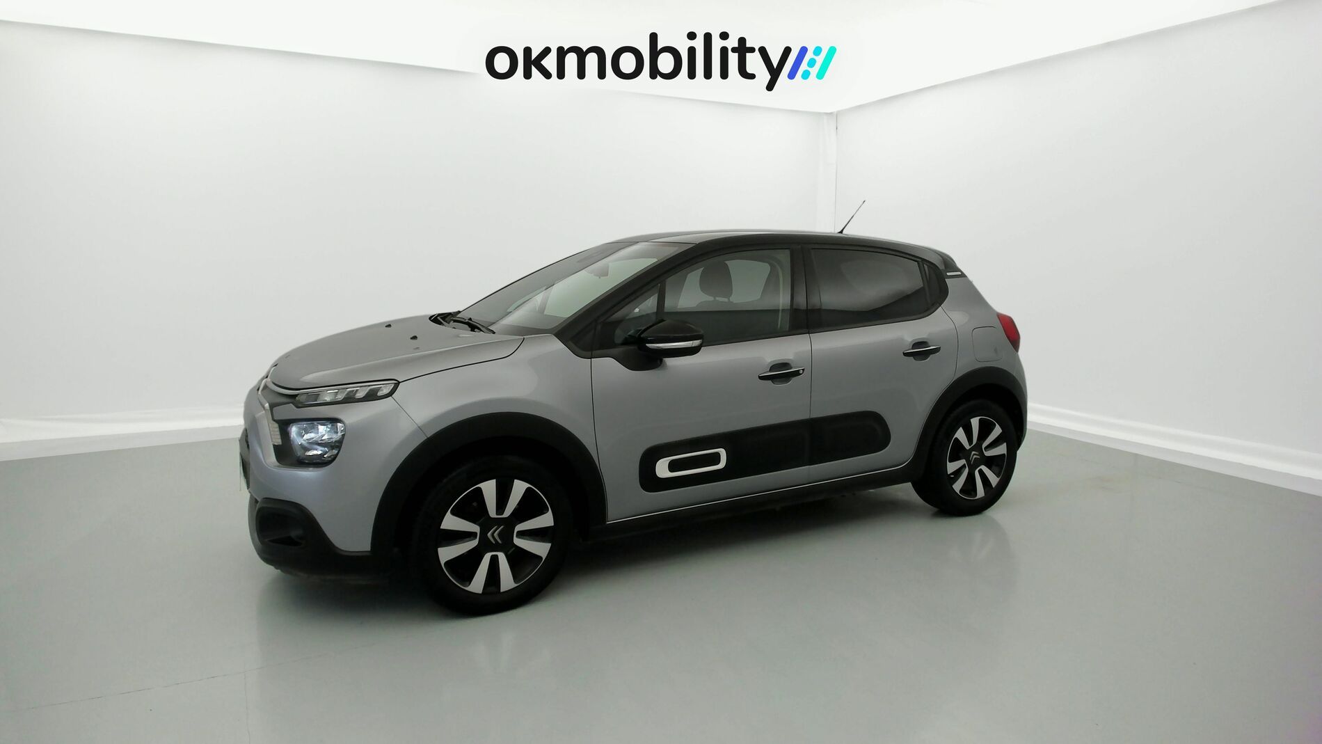 citroen c3 shine 1.2 PURETECH 83 2023 gris acero / negro 5