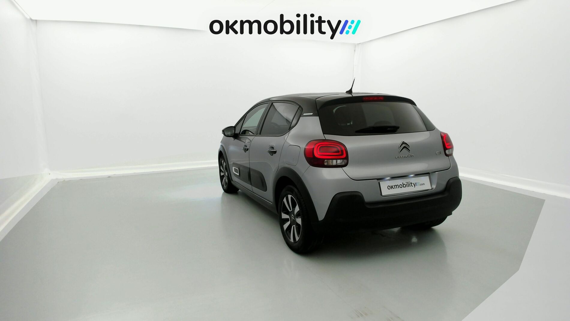 citroen c3 shine 1.2 PURETECH 83 2023 gris acero / negro 9