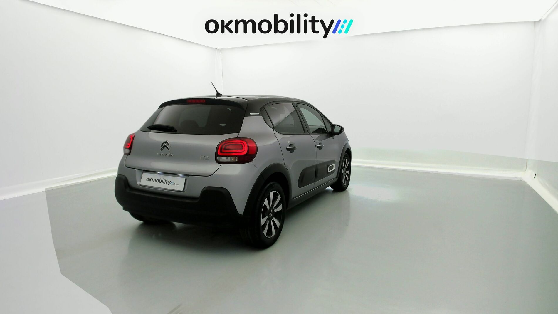 citroen c3 shine 1.2 PURETECH 83 2023 gris acero / negro 11