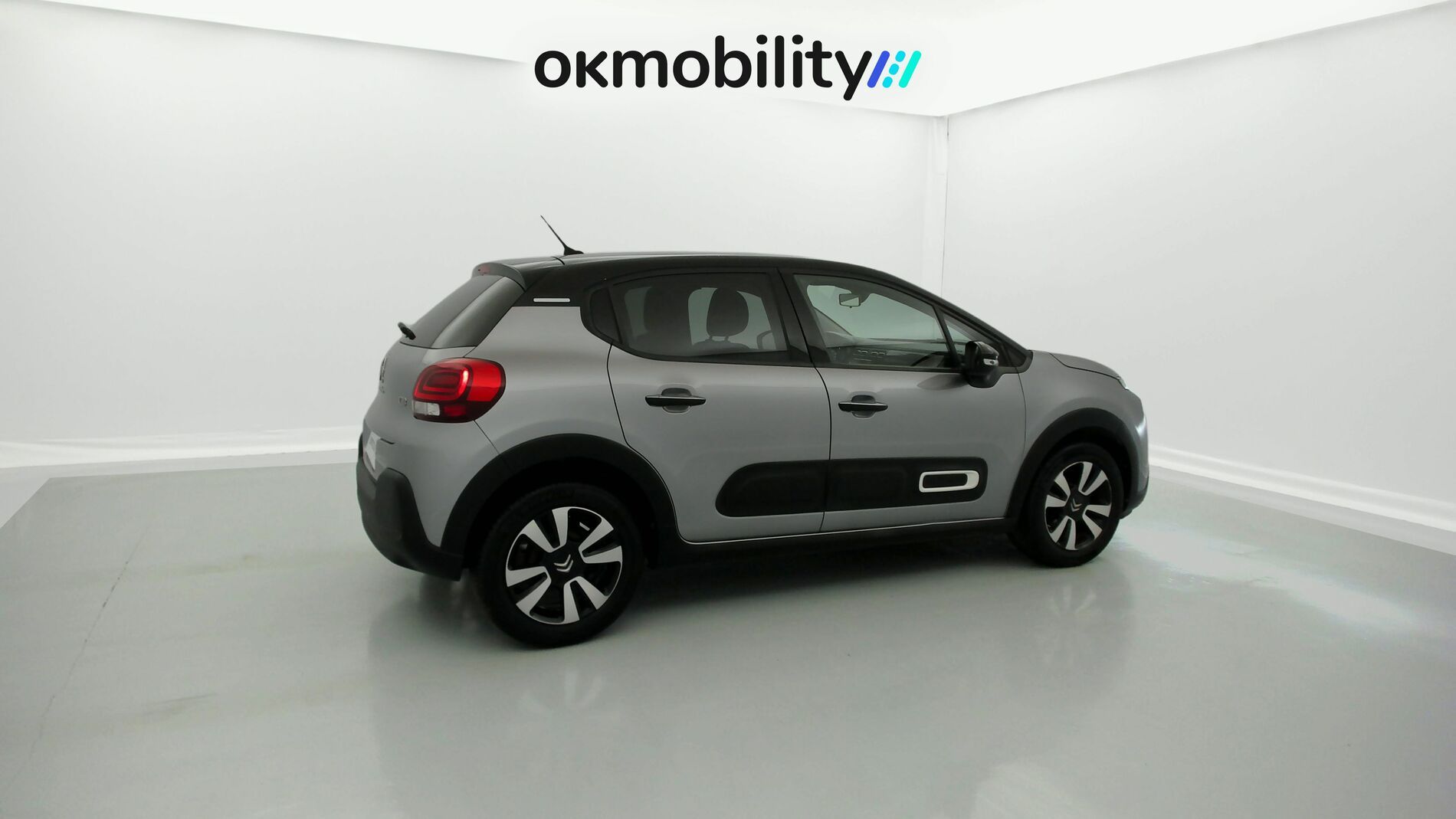 citroen c3 shine 1.2 PURETECH 83 2023 gris acero / negro 12