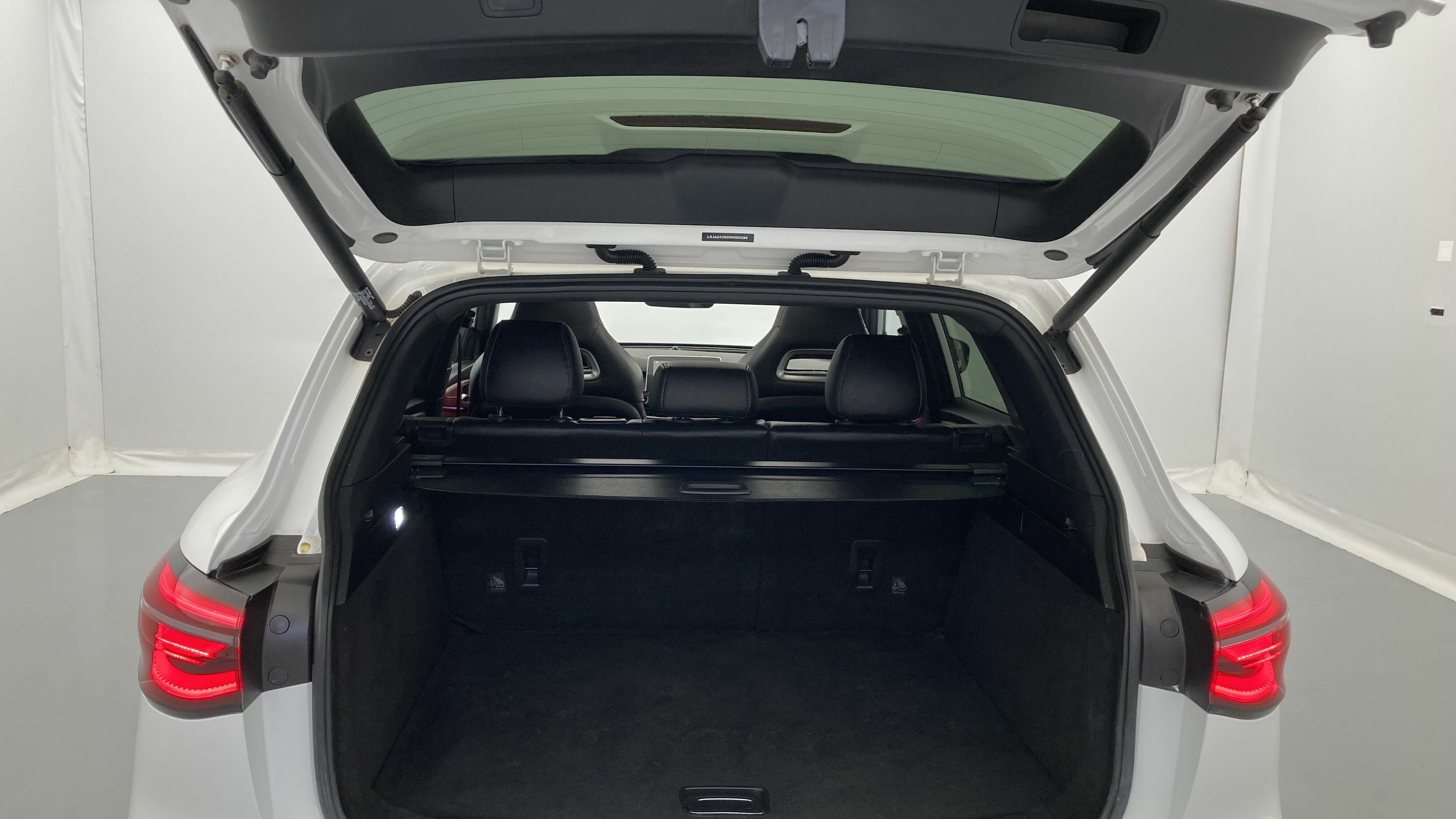 mg ehs phev exclusive 1.5 T-GDI 258 PHEV 2022 dover white 23