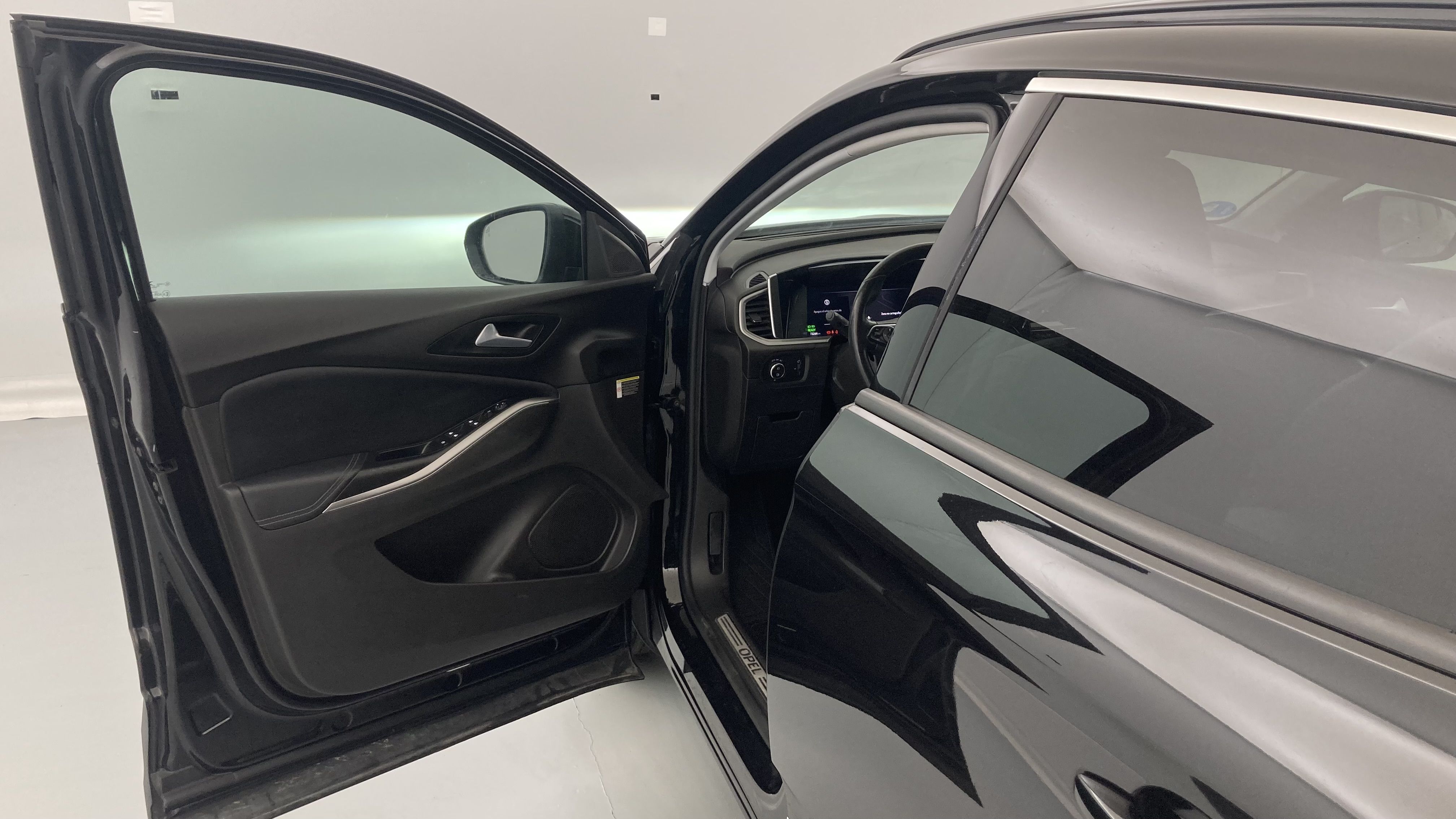 opel grandland ultimate 1.6 PHEV 300 AT 2022 negro krakatoa 19