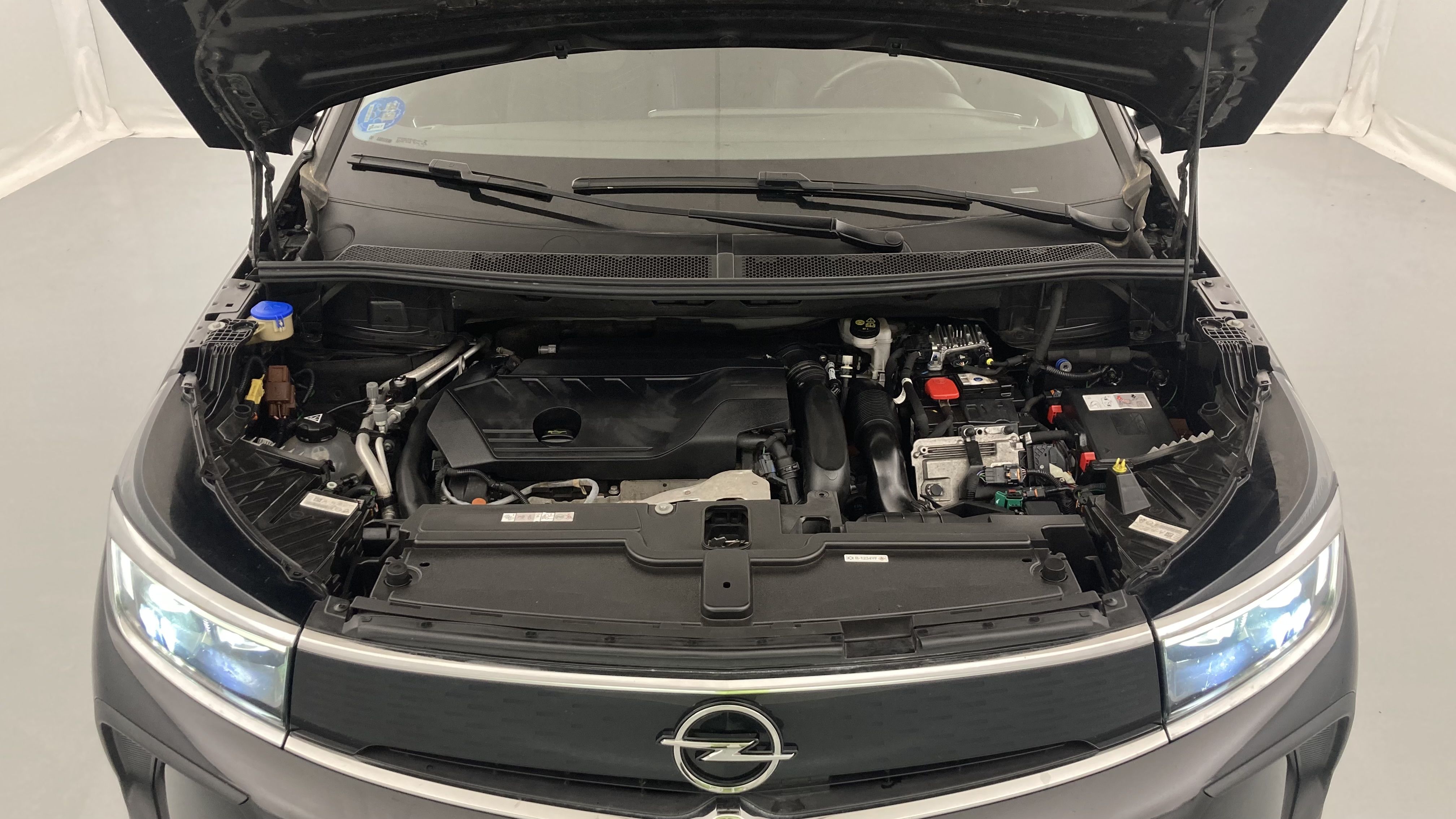 opel grandland ultimate 1.6 PHEV 300 AT 2022 negro krakatoa 23