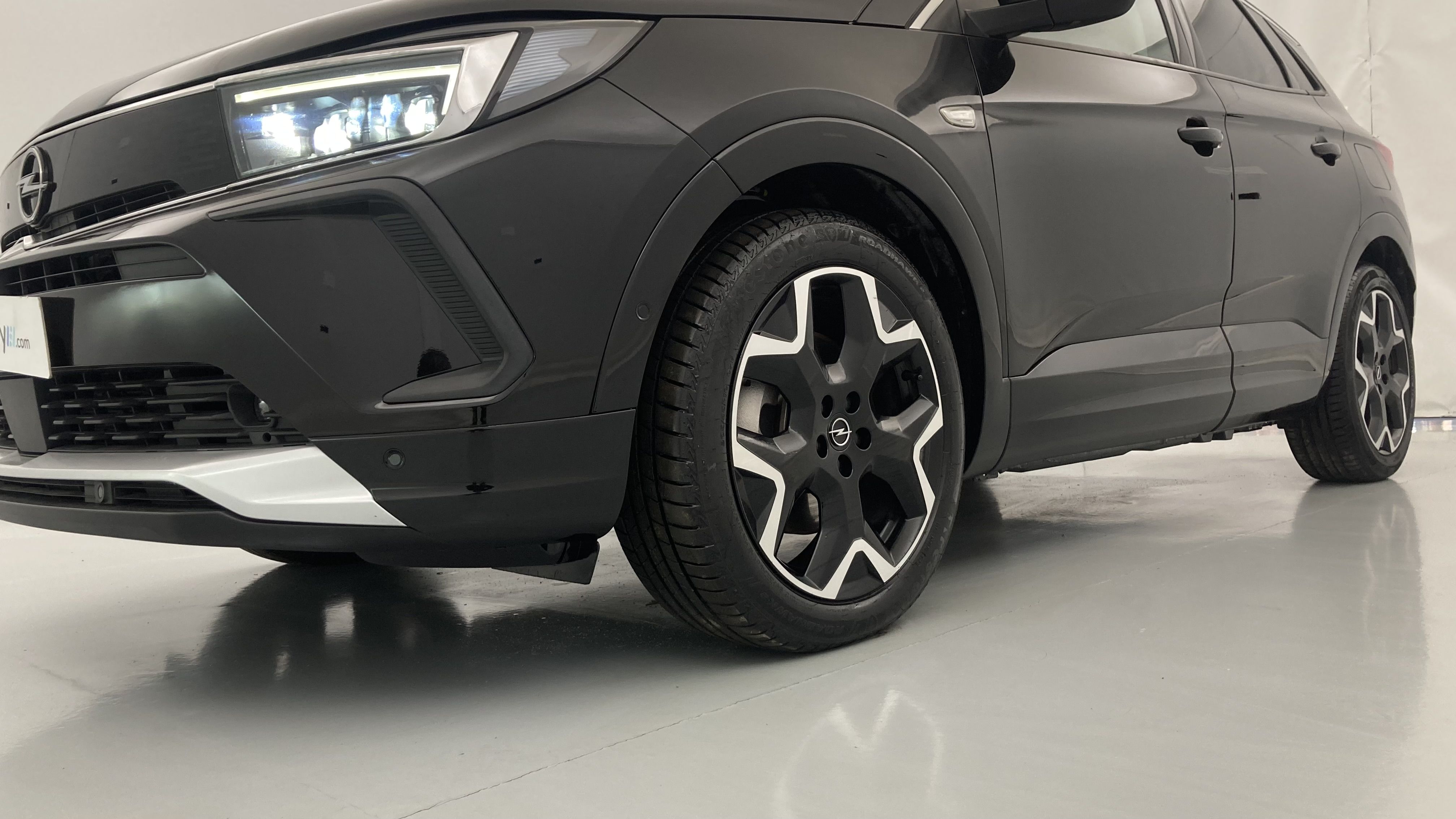 opel grandland ultimate 1.6 PHEV 300 AT 2022 negro krakatoa 29