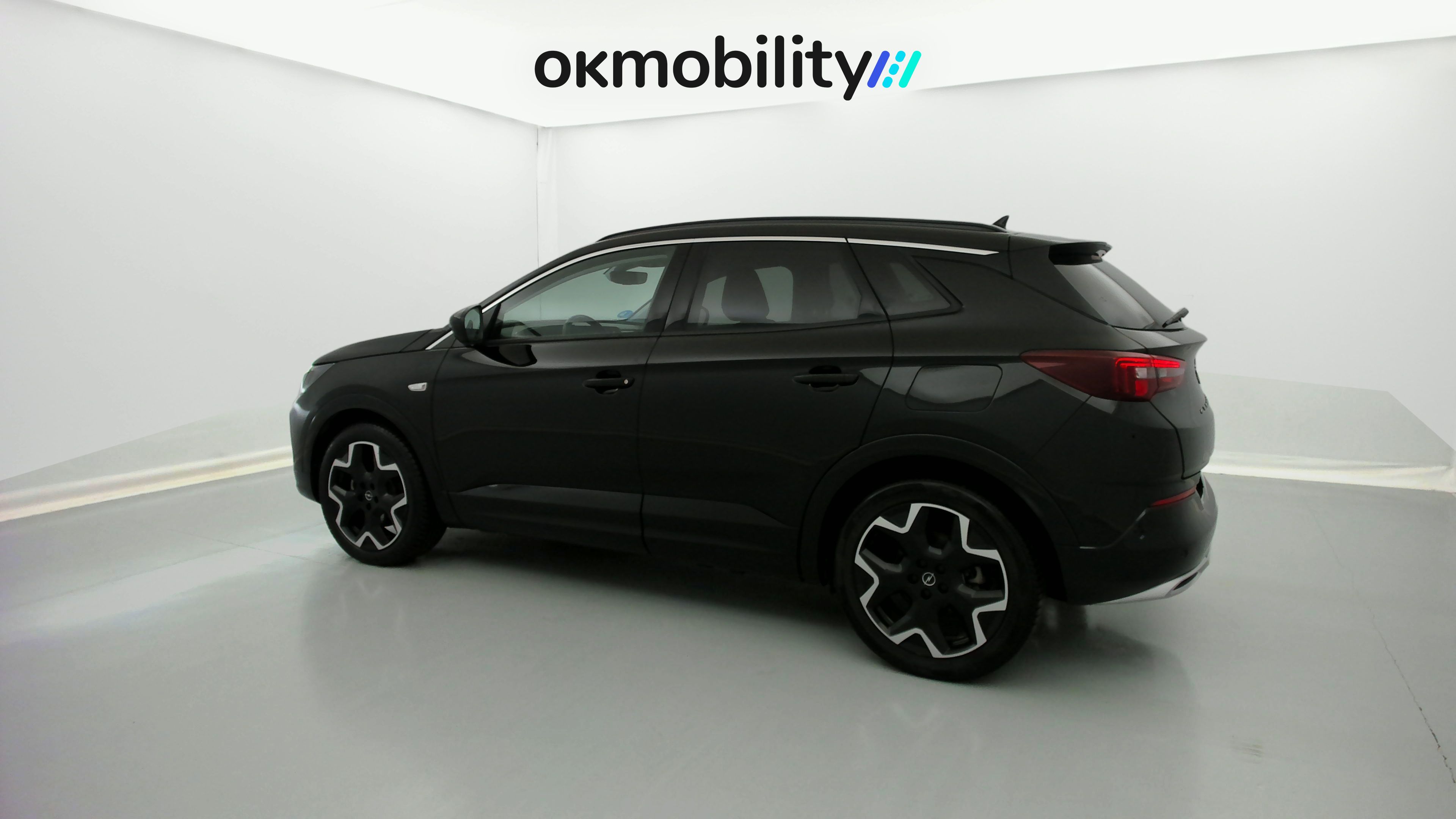 opel grandland ultimate 1.6 PHEV 300 AT 2022 negro krakatoa 8