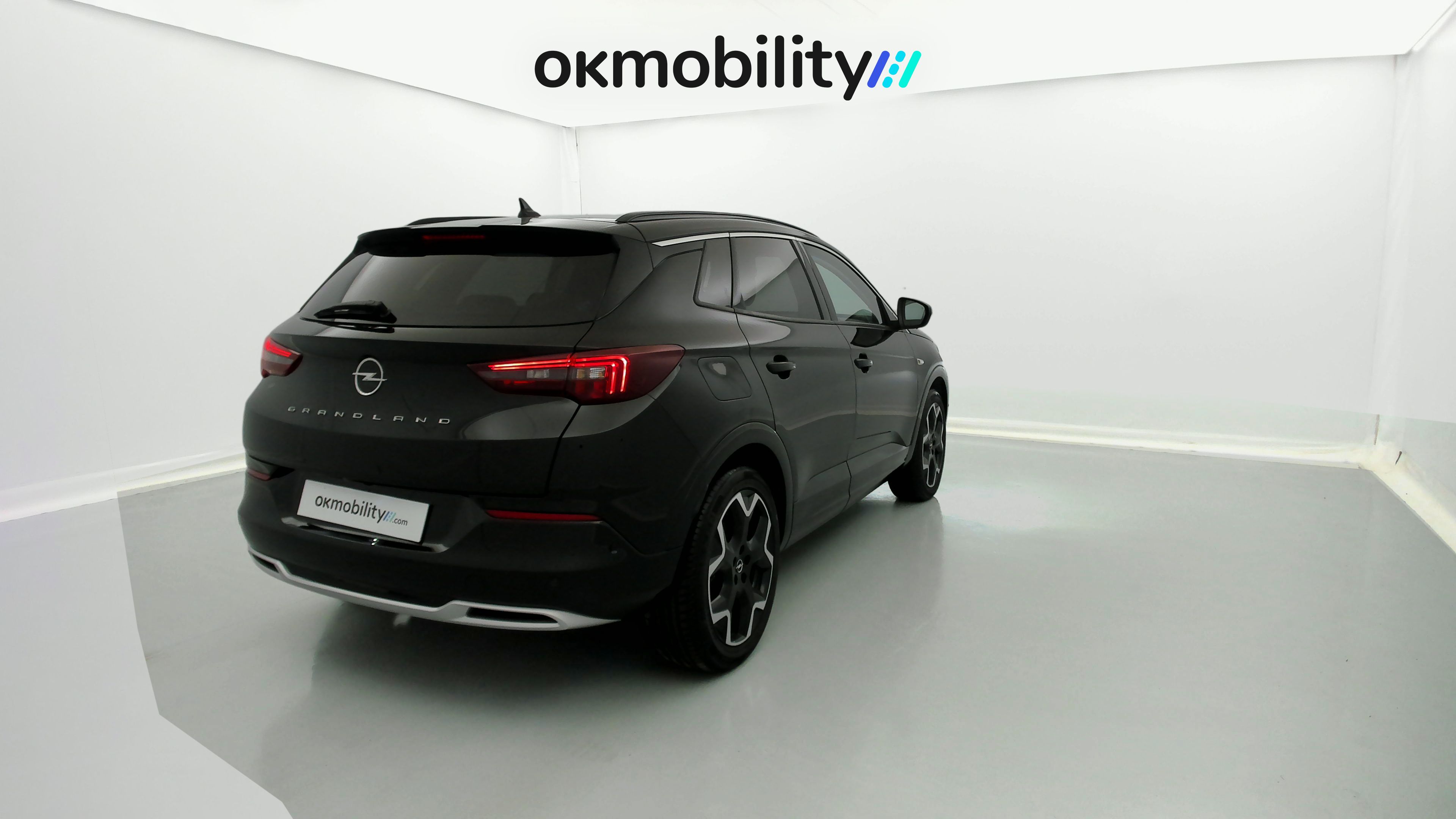 opel grandland ultimate 1.6 PHEV 300 AT 2022 negro krakatoa 11