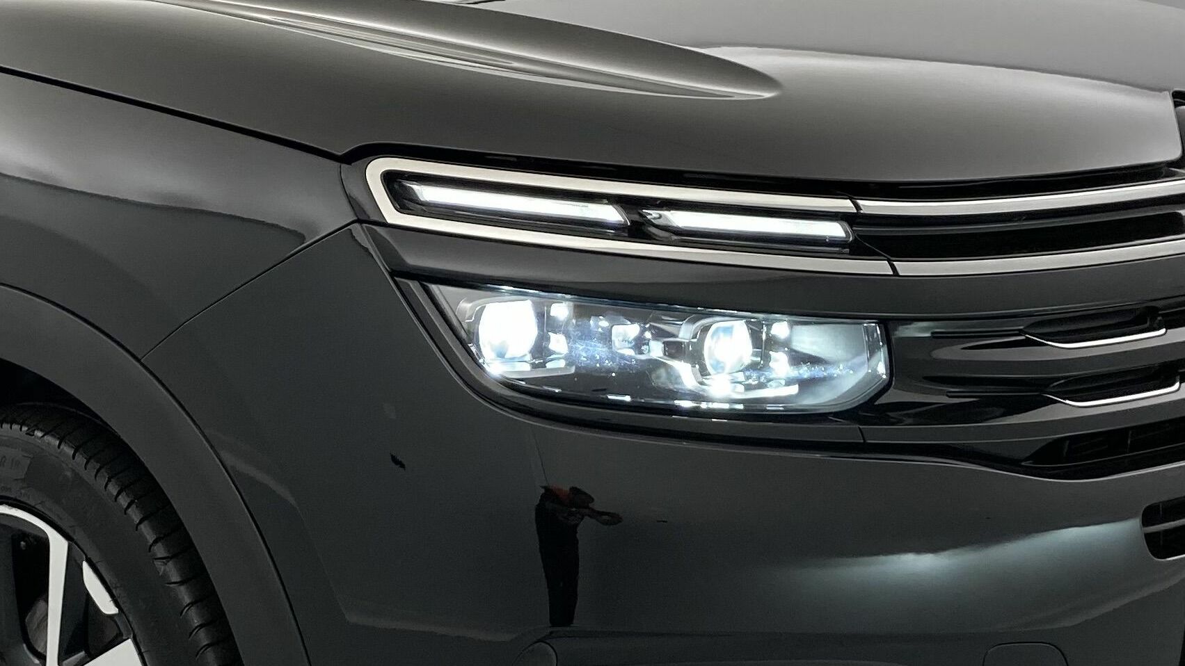 citroen c5 aircross shine 1.6 PURETECH HYBRID 225 E-EAT 2022 negro perla nera 30