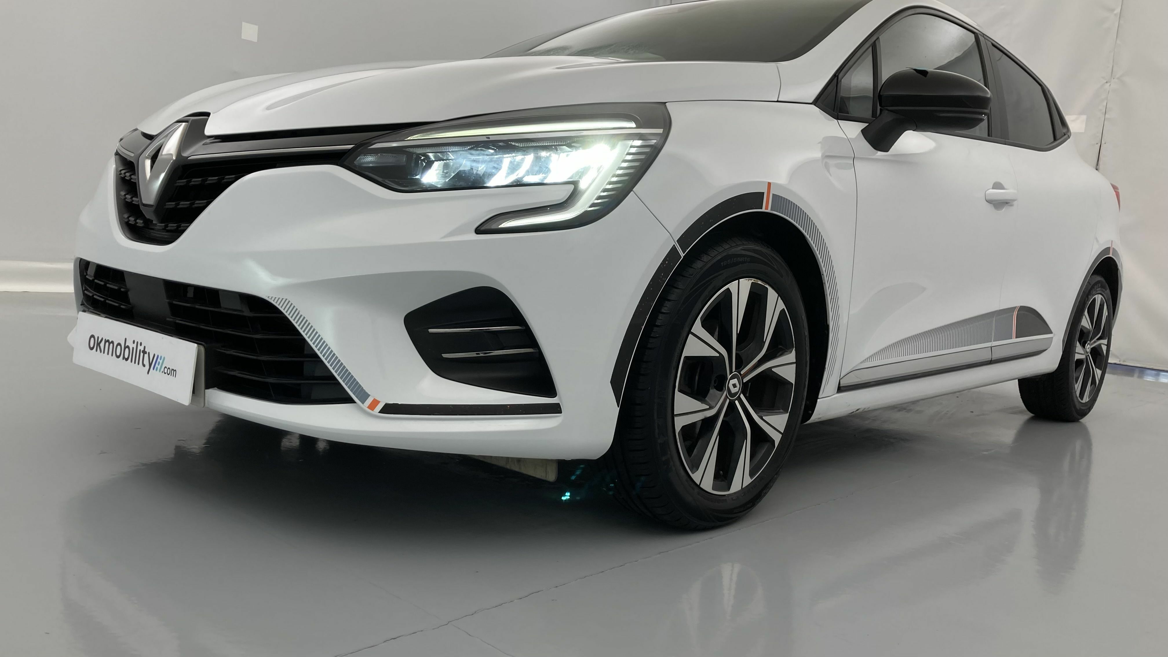 renault clio evolution 1.0 TCE 90 2023 blanco glaciar 26