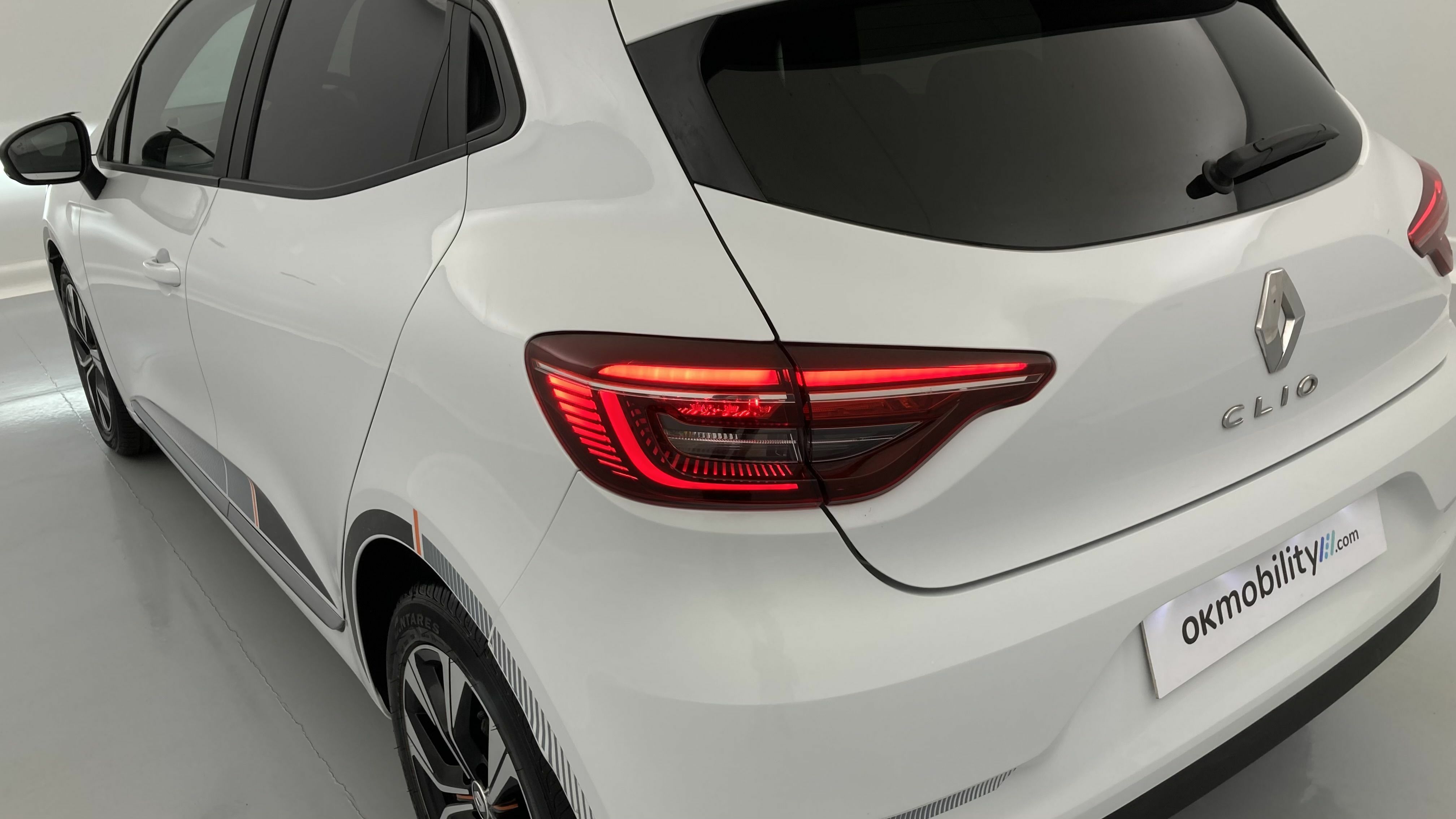 renault clio evolution 1.0 TCE 90 2023 blanco glaciar 30
