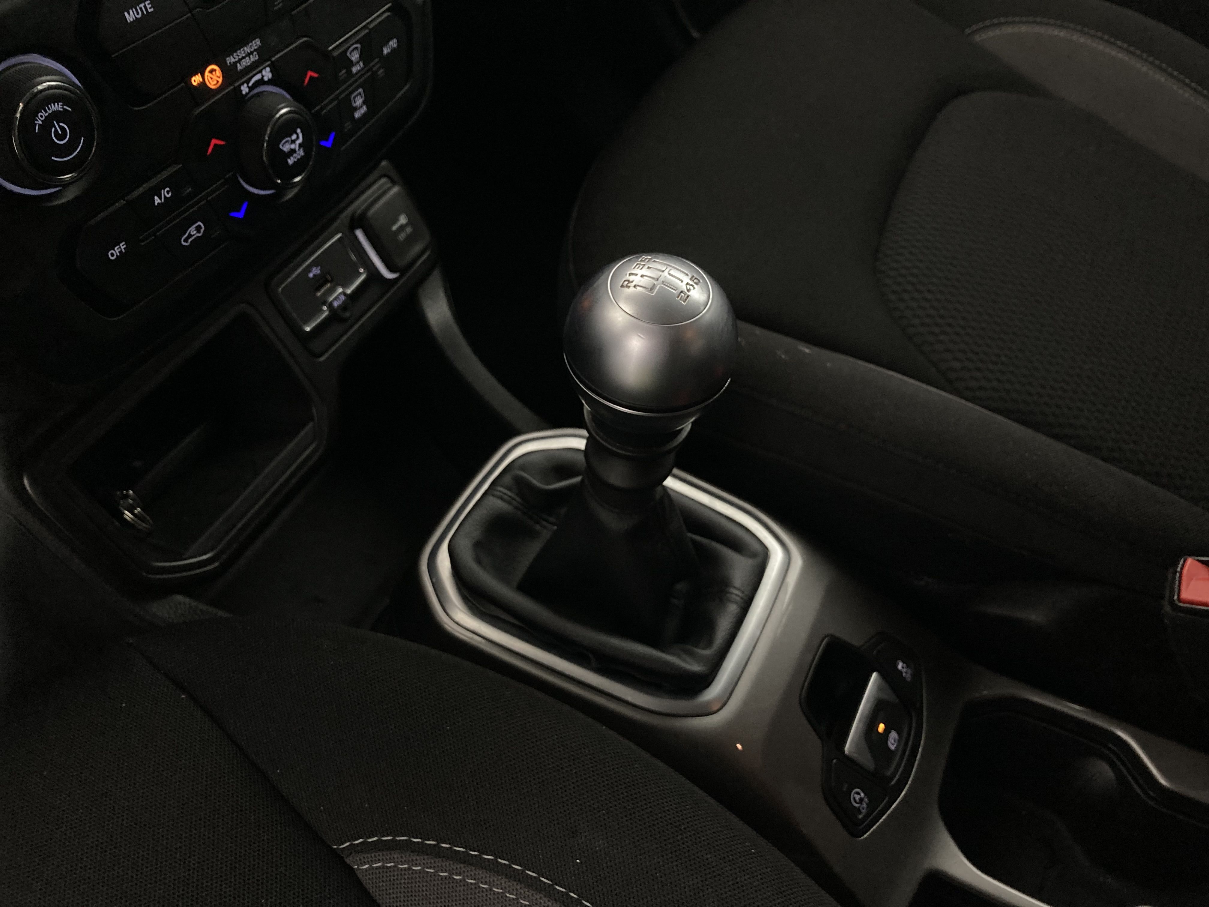 jeep renegade limited 1.6 MULTIJET 130 2022 blanco alpine 20