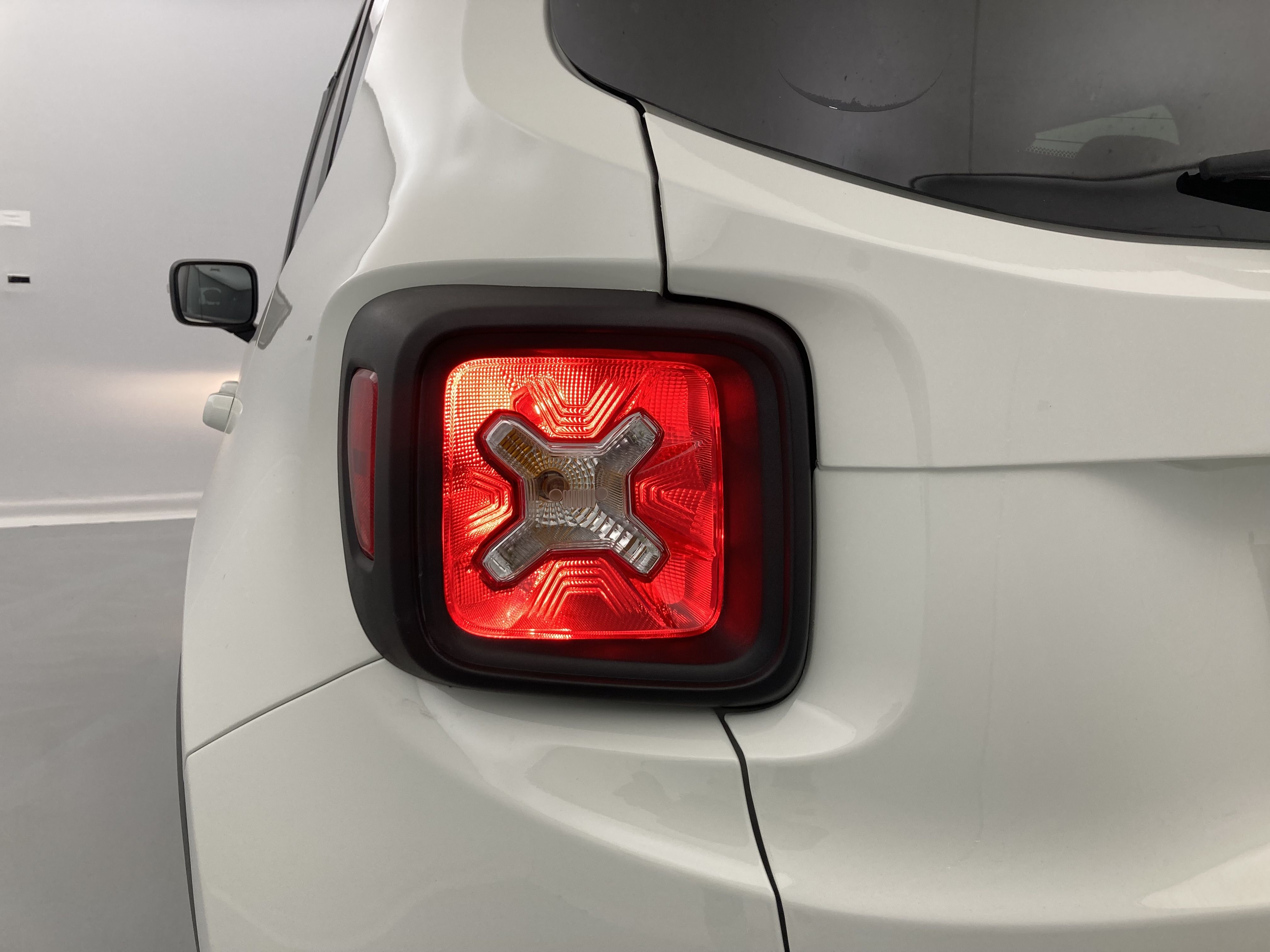 jeep renegade limited 1.6 MULTIJET 130 2022 blanco alpine 22