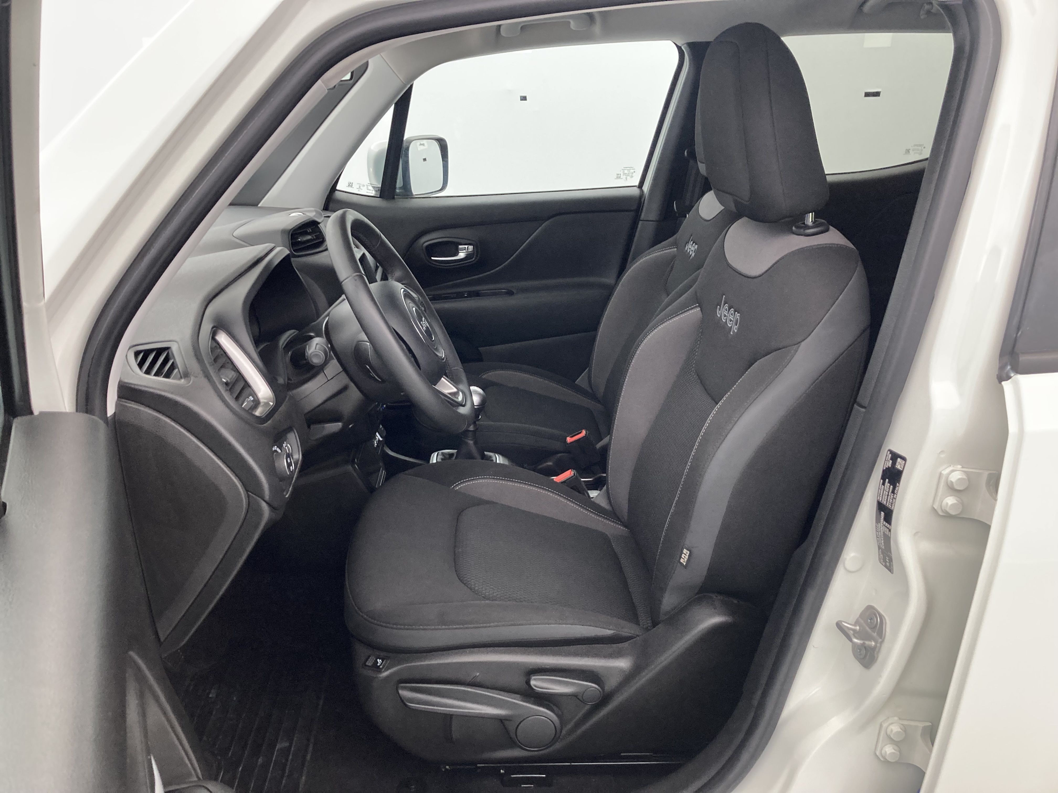 jeep renegade limited 1.6 MULTIJET 130 2022 blanco alpine 24