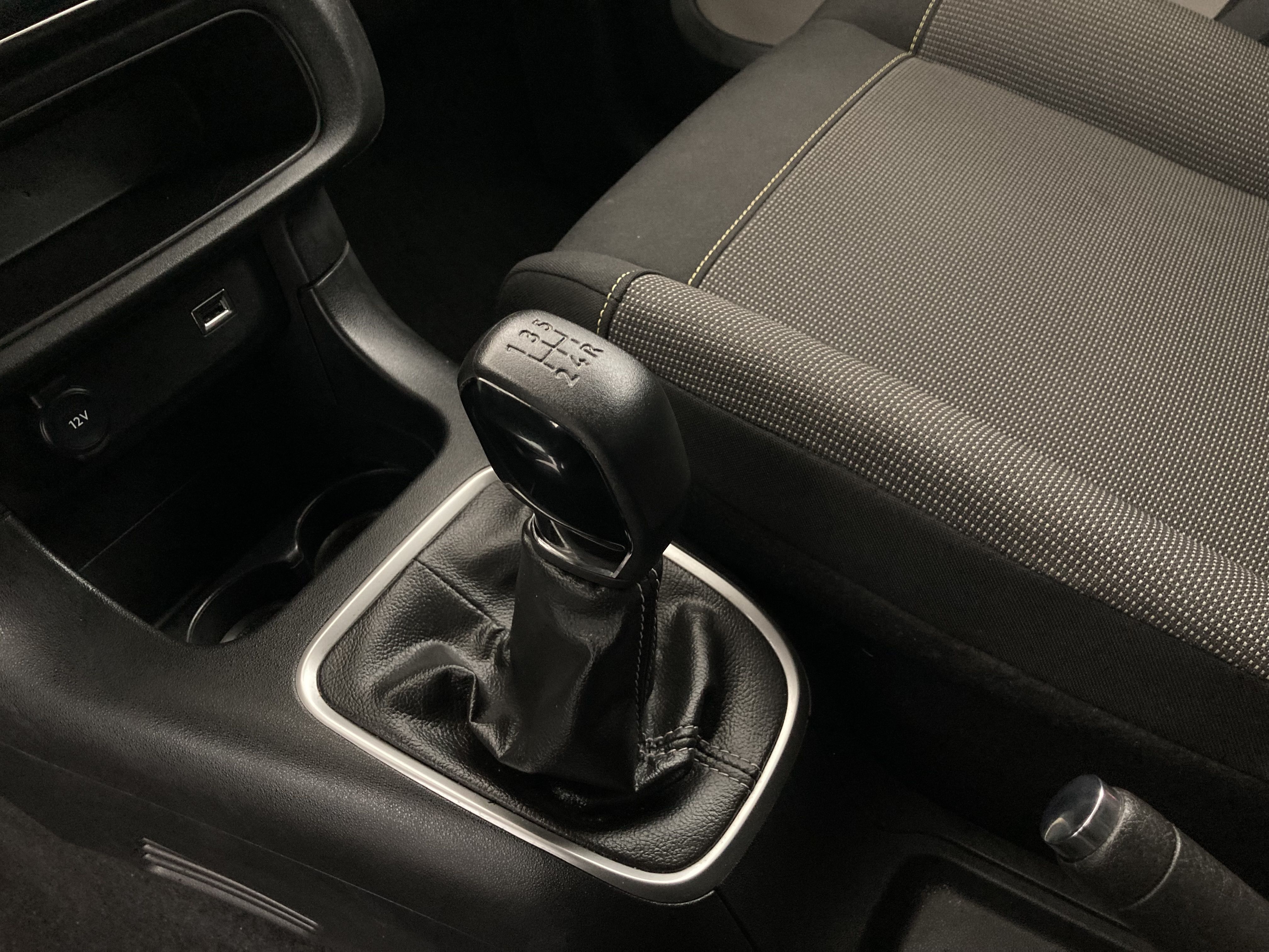 citroen c3 origin max 1.2 PURETECH 83 2024 gris platino / negro 12