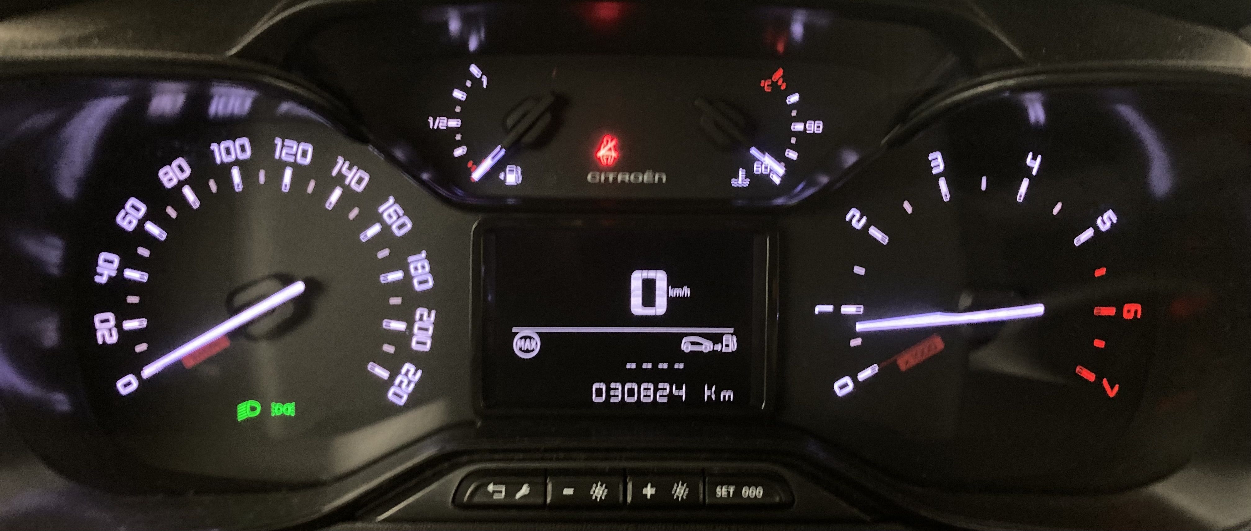 citroen c3 origin max 1.2 PURETECH 83 2024 gris platino / negro 13