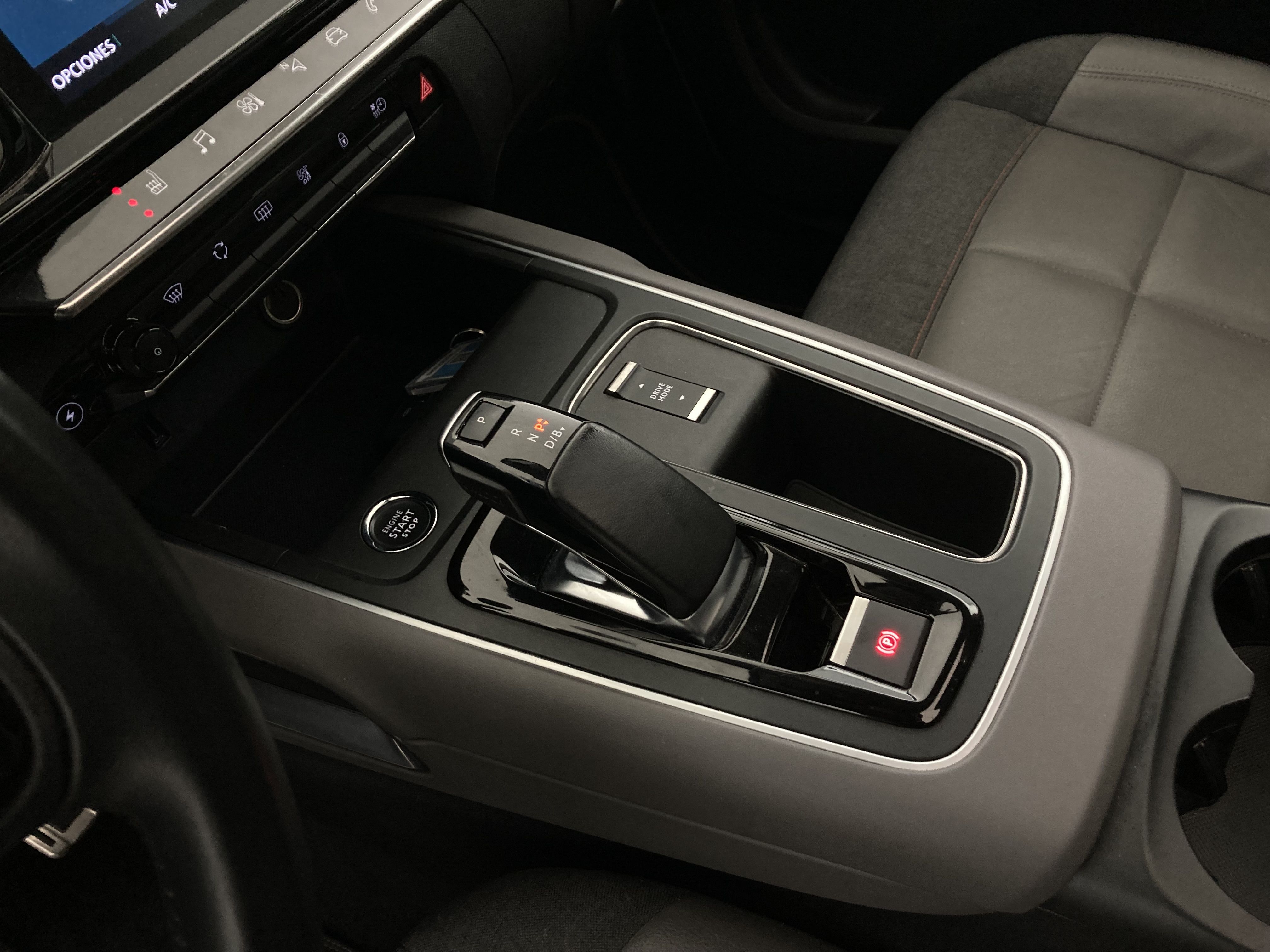 citroen c5 aircross shine 1.6 PURETECH HYBRID 225 E-EAT 2022 gris acier / negro 14