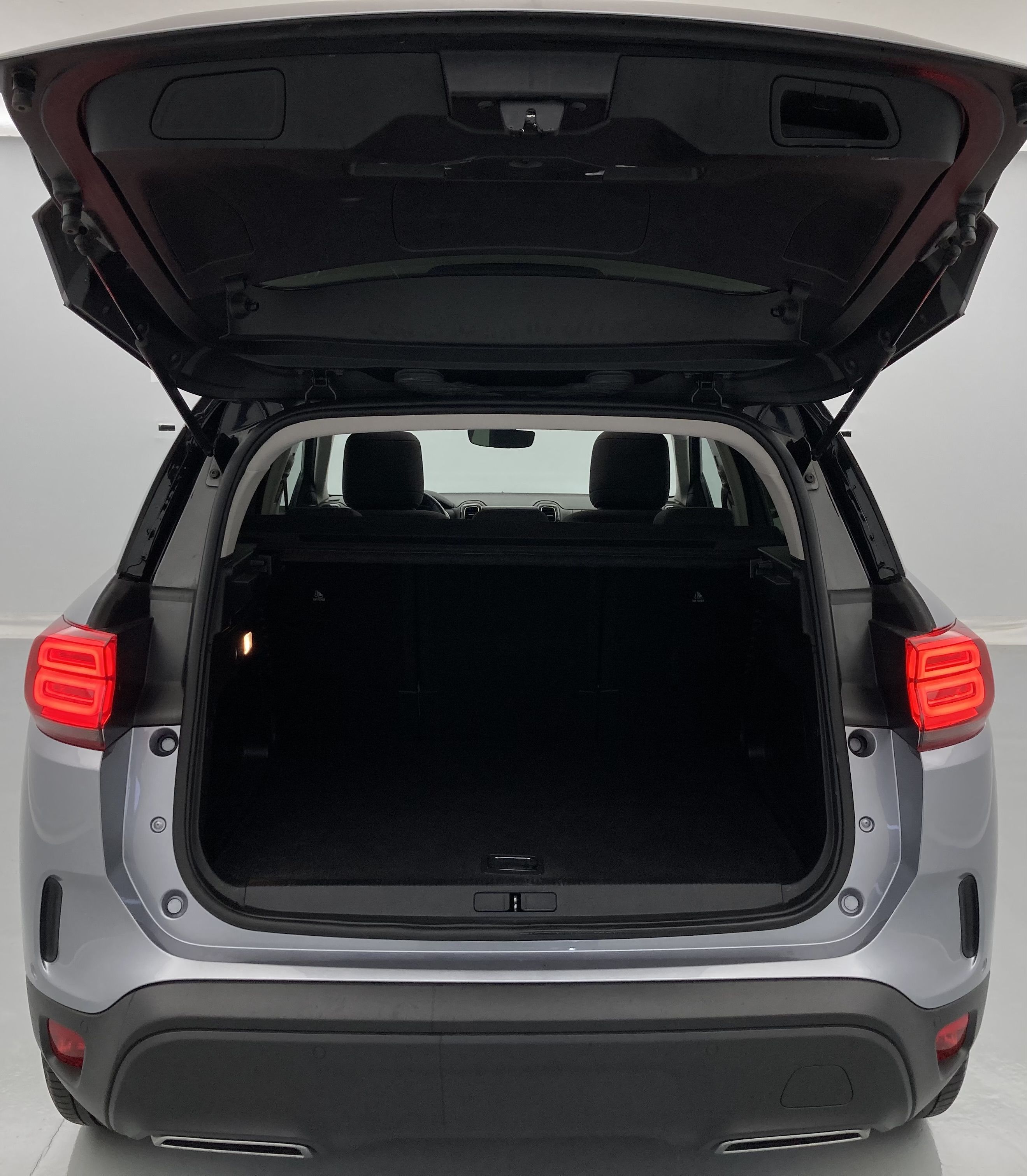 citroen c5 aircross shine 1.6 PURETECH HYBRID 225 E-EAT 2022 gris acier / negro 28