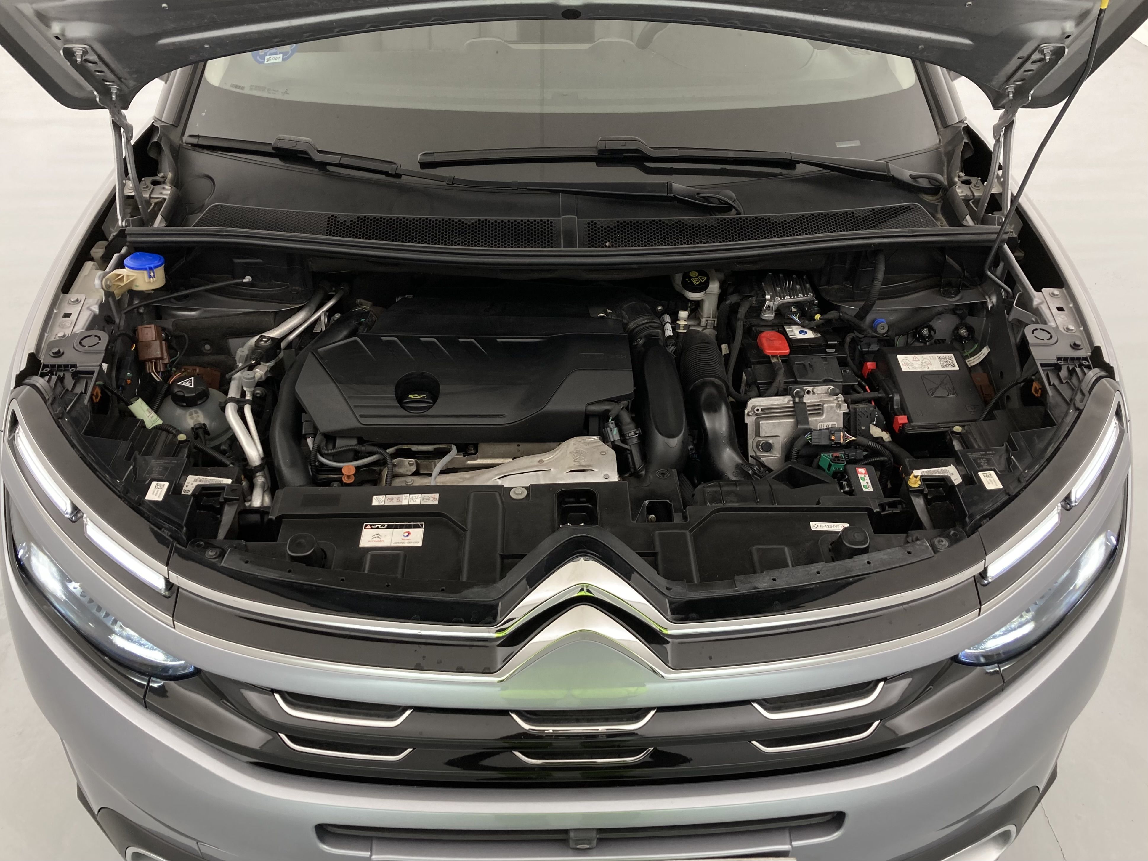 citroen c5 aircross shine 1.6 PURETECH HYBRID 225 E-EAT 2022 gris acier / negro 29