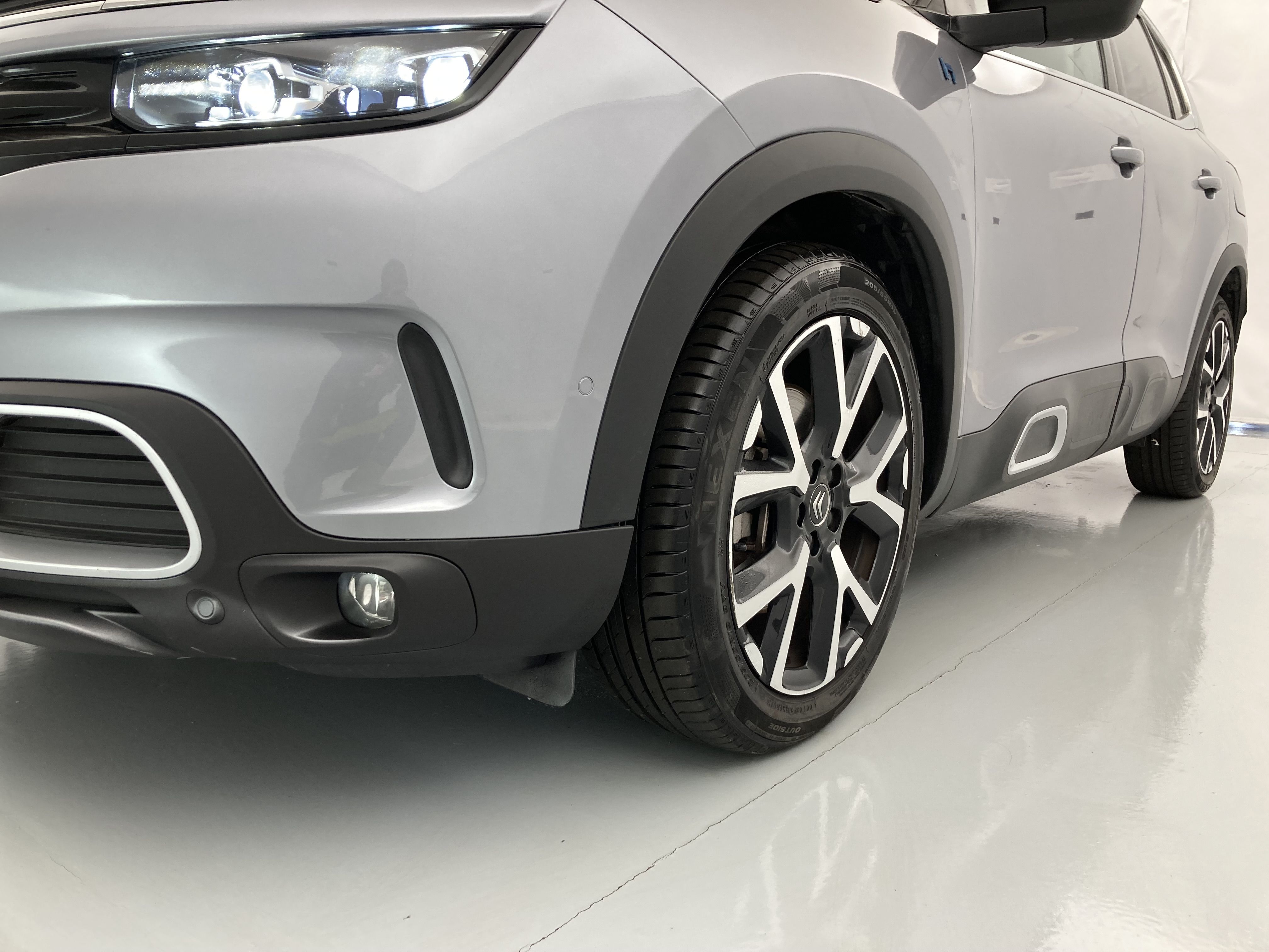citroen c5 aircross shine 1.6 PURETECH HYBRID 225 E-EAT 2022 gris acier / negro 30