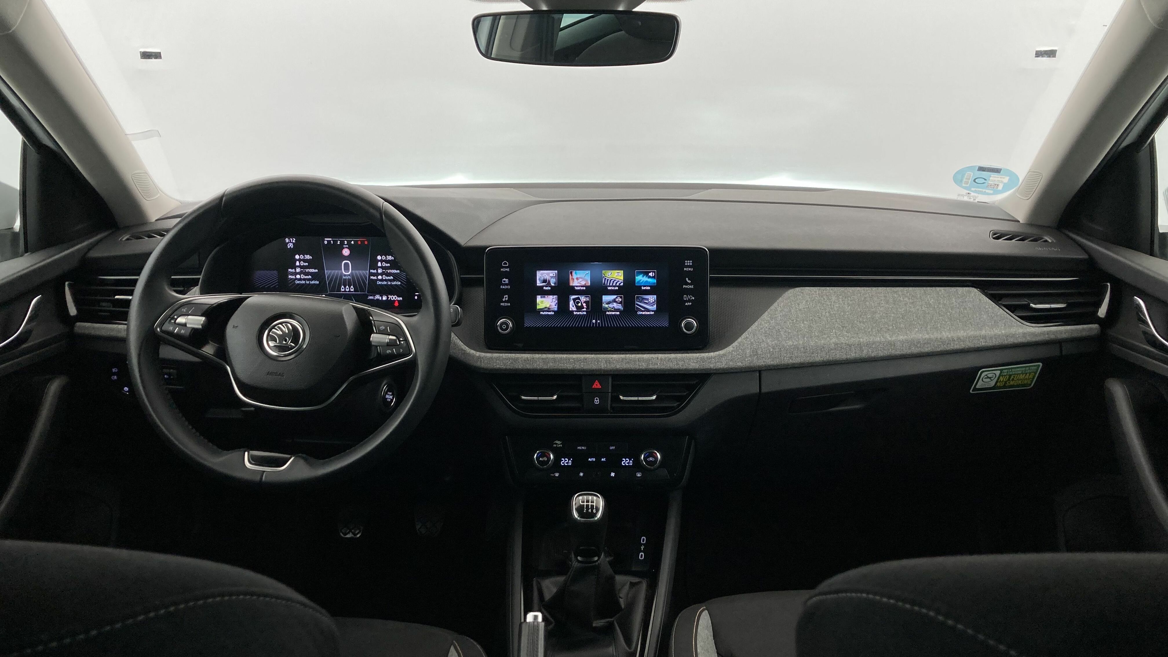 skoda scala selection 1.0 TSI 115 2024 blanco glaciar 16