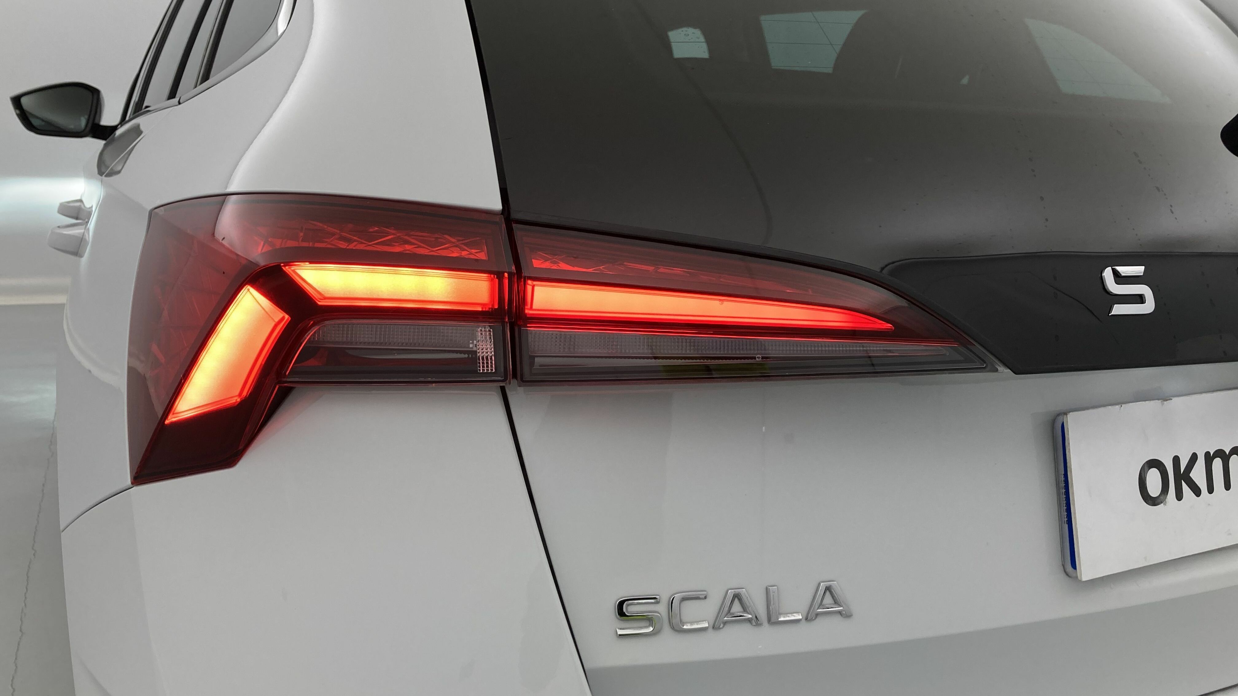 skoda scala selection 1.0 TSI 115 2024 blanco glaciar 30