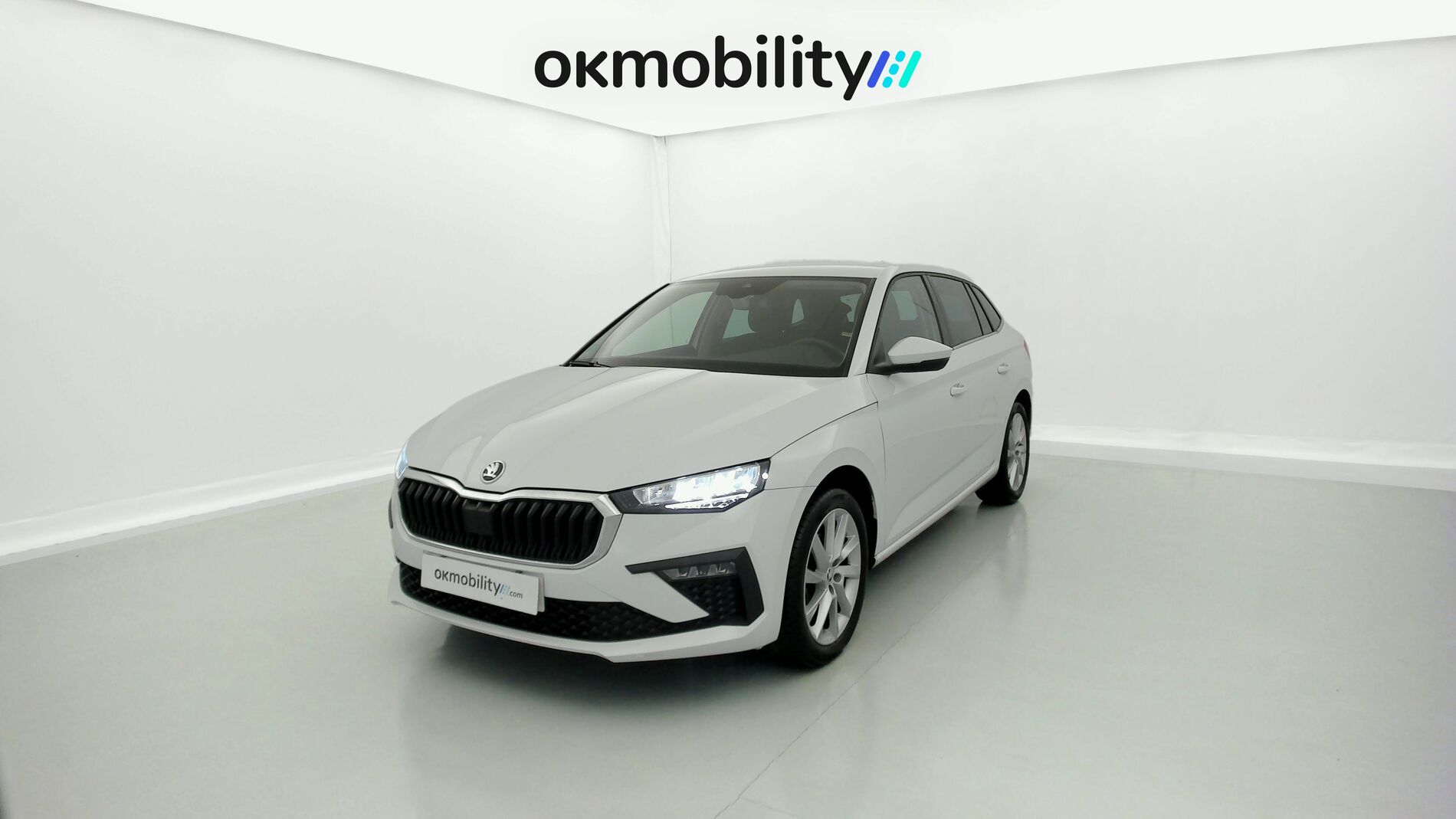 skoda scala selection 1.0 TSI 115 2024 blanco glaciar 1