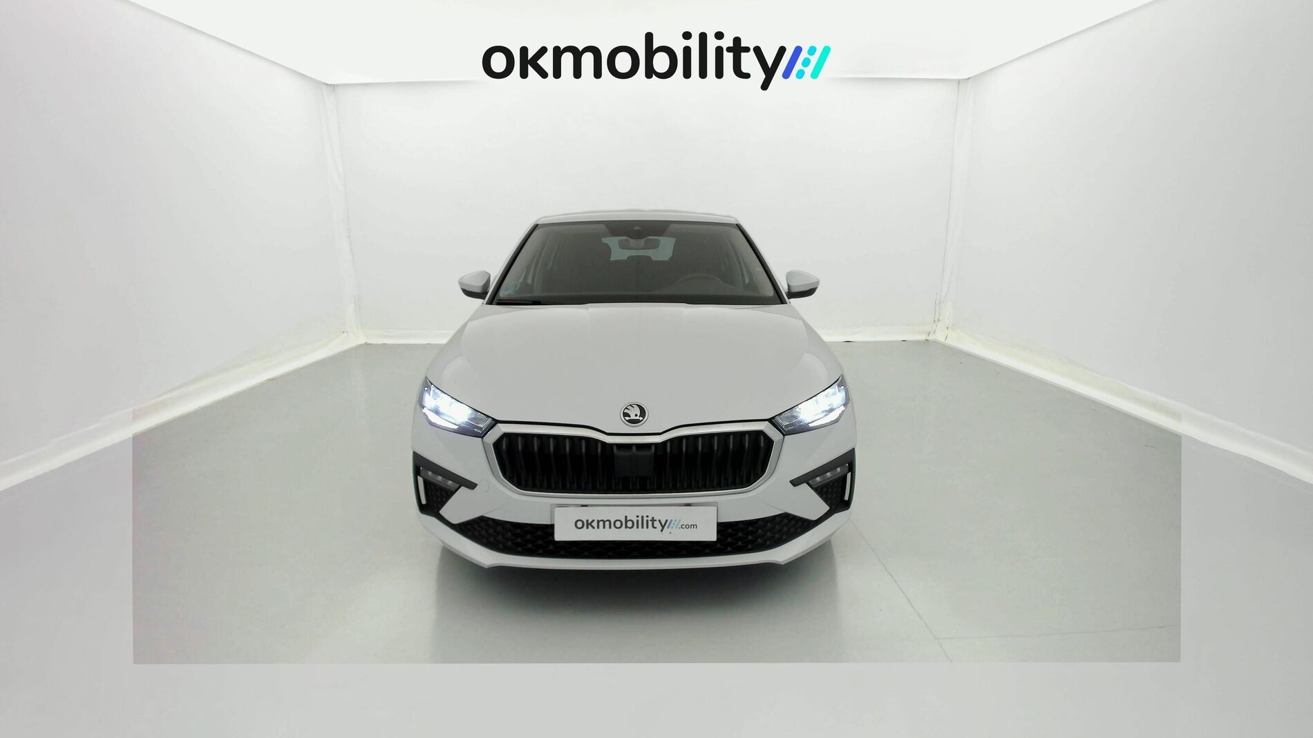 skoda scala selection 1.0 TSI 115 2024 blanco glaciar 4