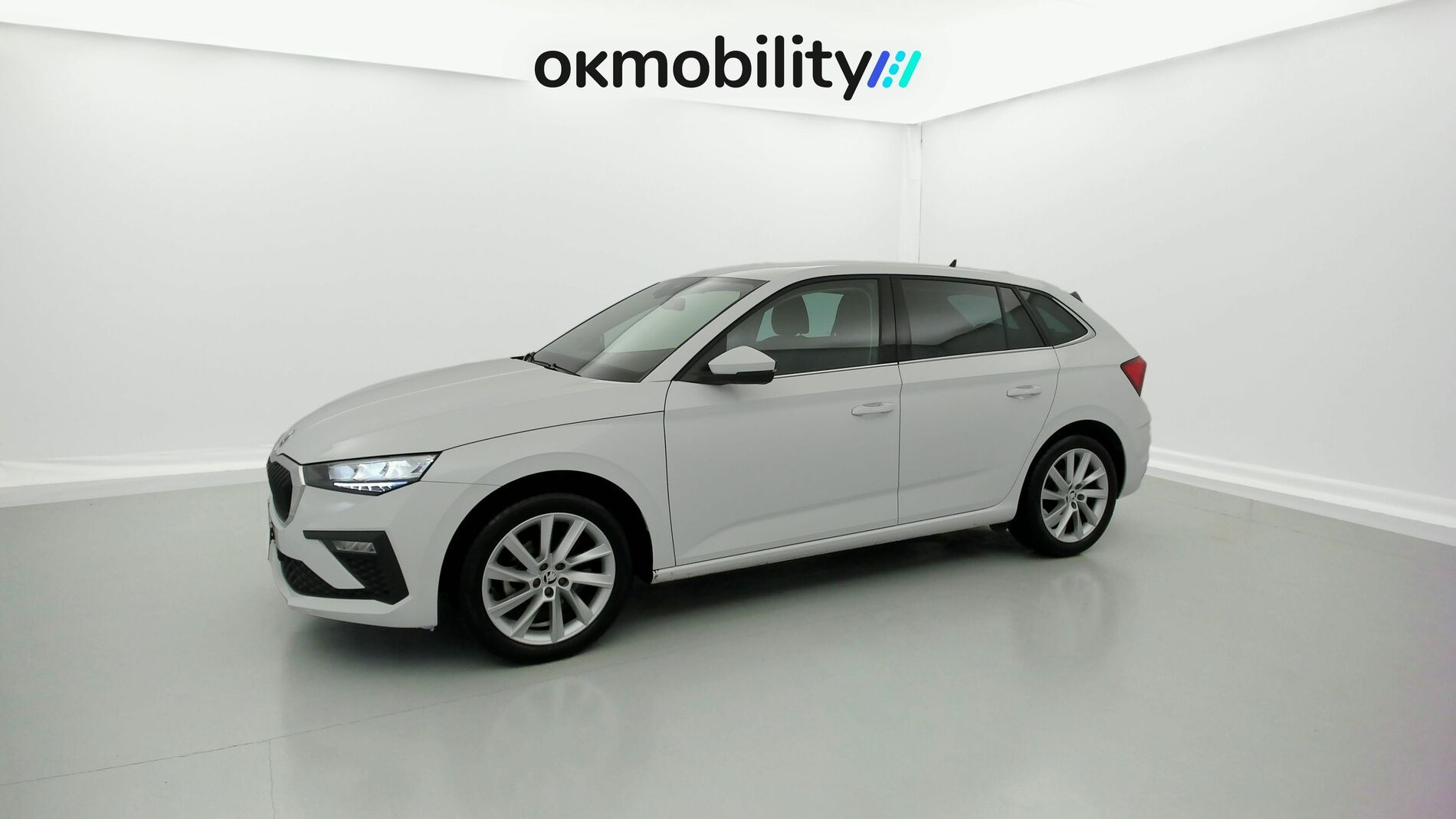 skoda scala selection 1.0 TSI 115 2024 blanco glaciar 5