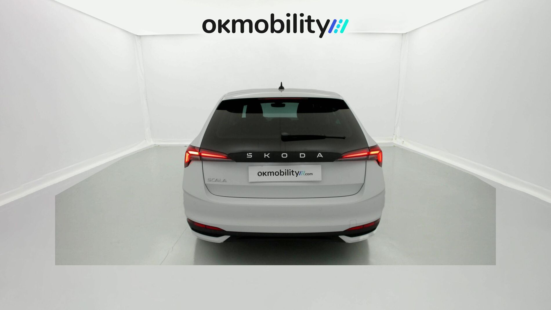 skoda scala selection 1.0 TSI 115 2024 blanco glaciar 10