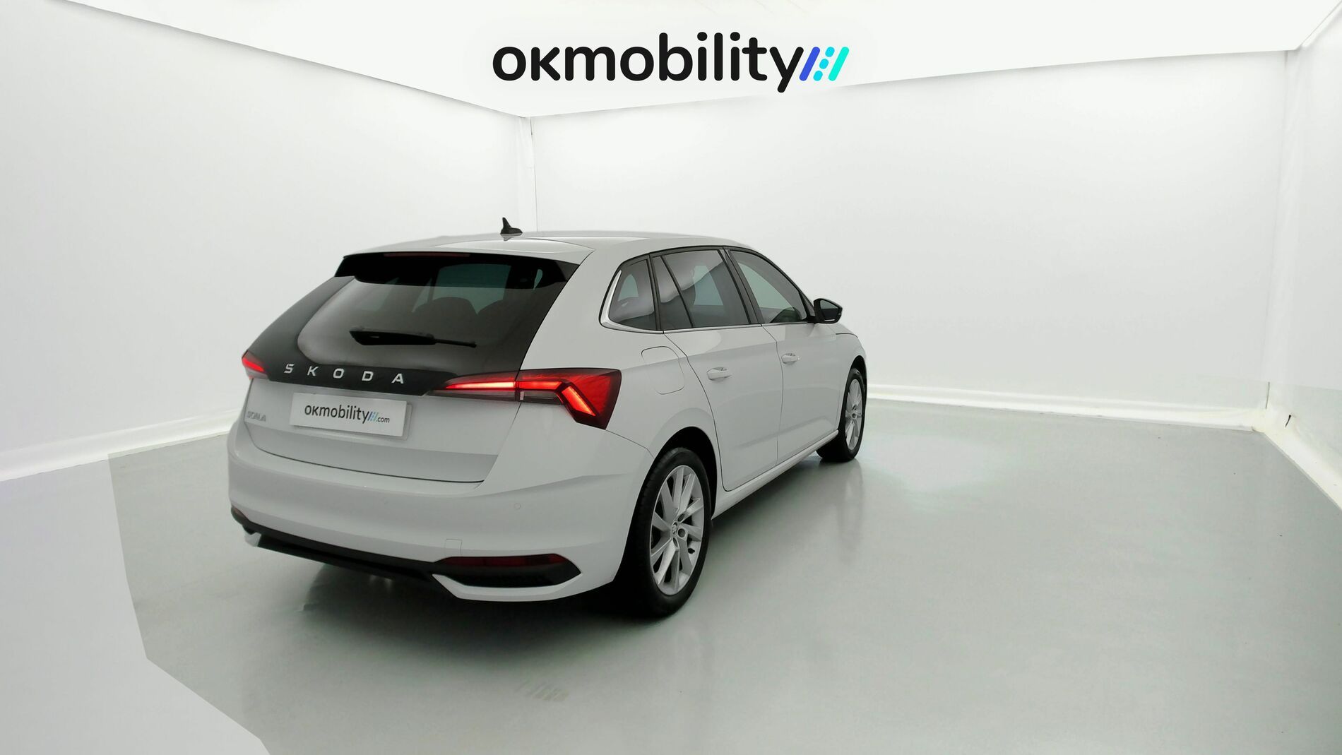 skoda scala selection 1.0 TSI 115 2024 blanco glaciar 11