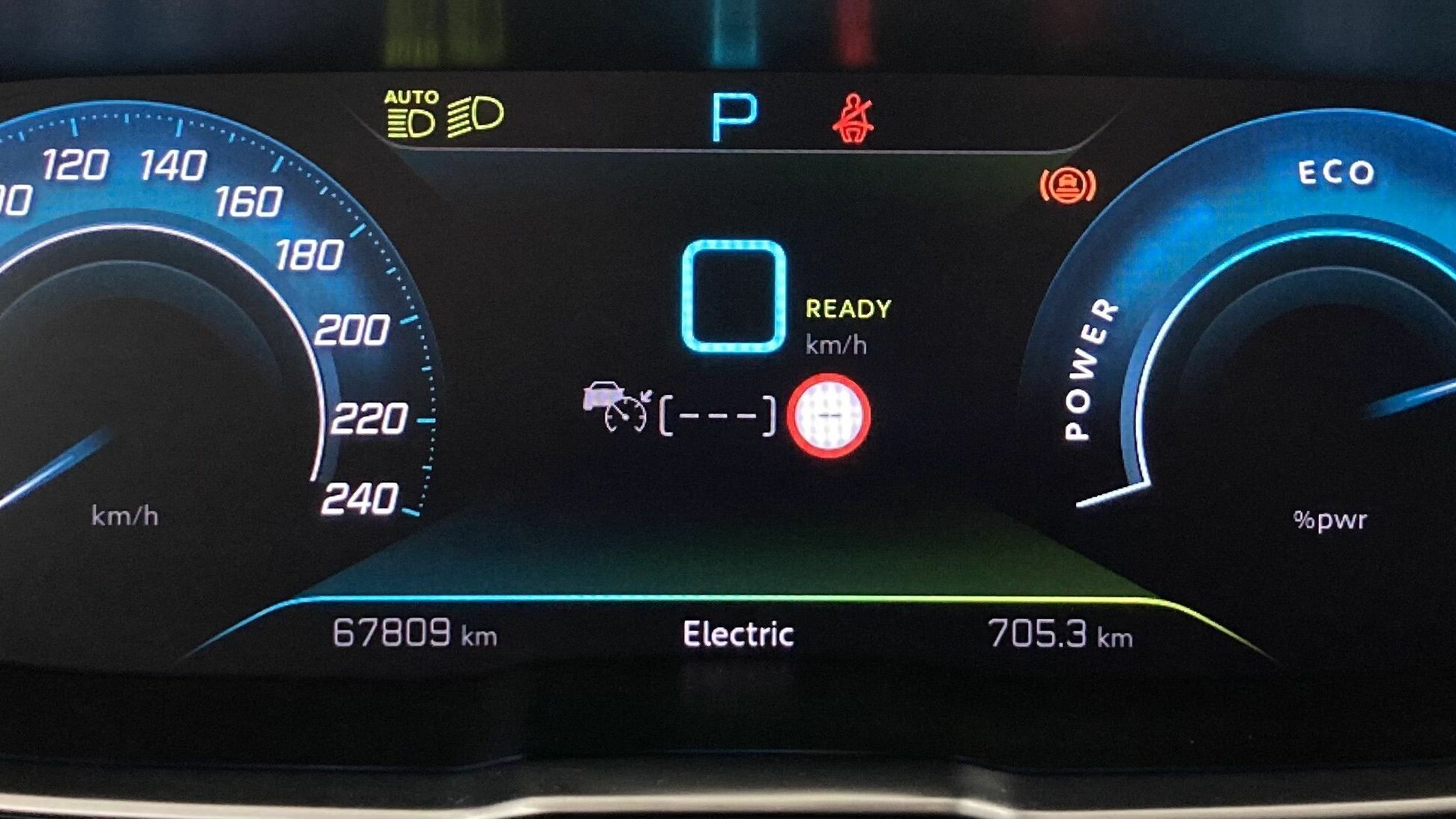 peugeot 3008 gt pack 1.6 HYBRID 300 EAT PHEV 2022 gris artense / negro 17