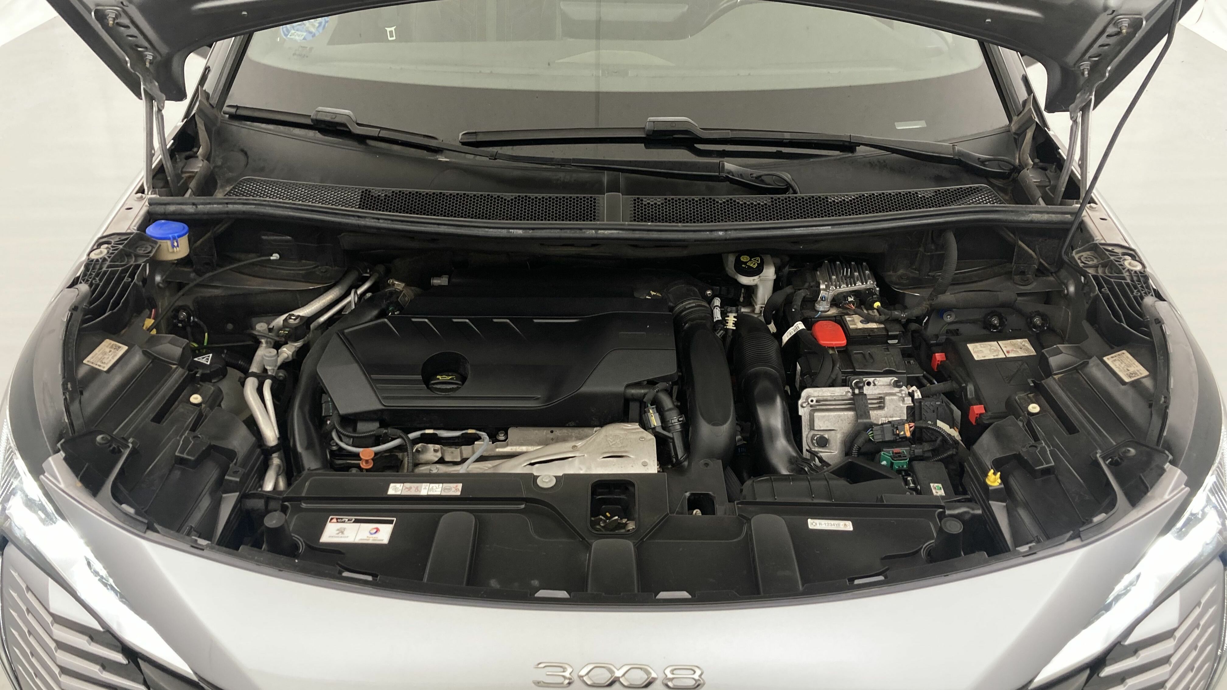 peugeot 3008 gt pack 1.6 HYBRID 300 EAT PHEV 2022 gris artense / negro 24